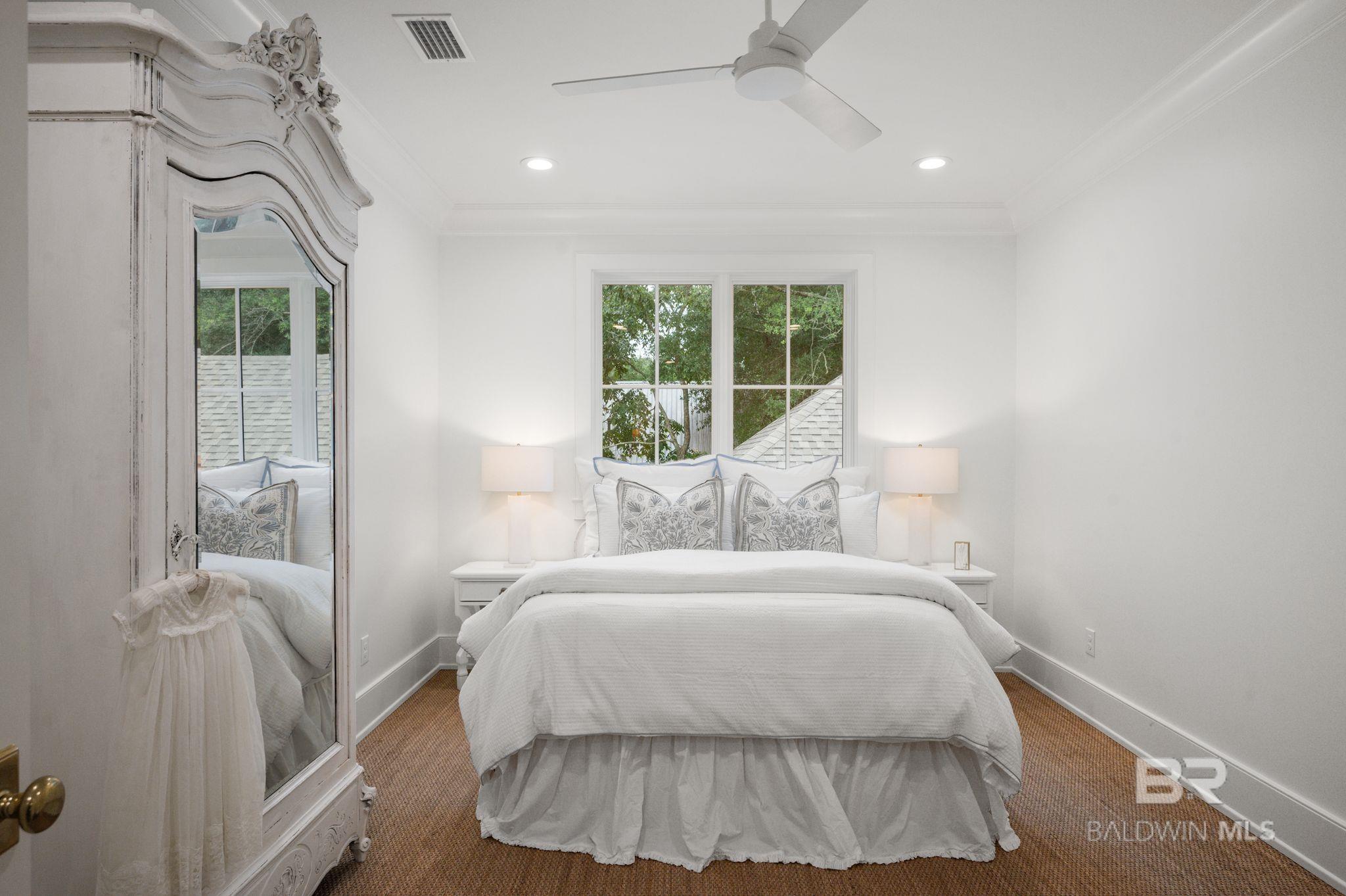 https://zimg.paragon.ice.com/ParagonImages/Property/PG/BCAR/387390/38/0/0/51646393f50b48b8bdb5df6e58f58bce/7/7593c8035b4531f14f025dd8f2dfc69e/387390-e0603ba9-71d0-4b54-9f23-84636654efdc.JPG