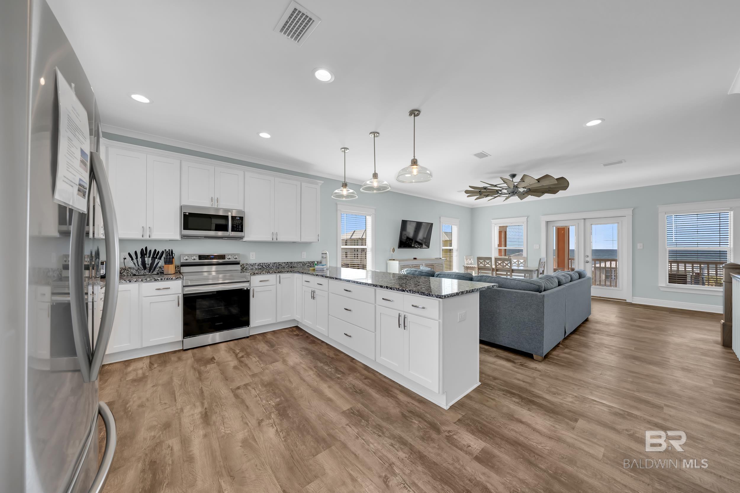 https://zimg.paragon.ice.com/ParagonImages/Property/PG/BCAR/387453/11/0/0/62412e05aa2132ba1cc5410595e8bda3/7/8ceef87e2440ab1e6f09cae7a48ea8ee/387453-4b12d49e-9f8e-4d7b-a131-8d52f1281a8c.JPG