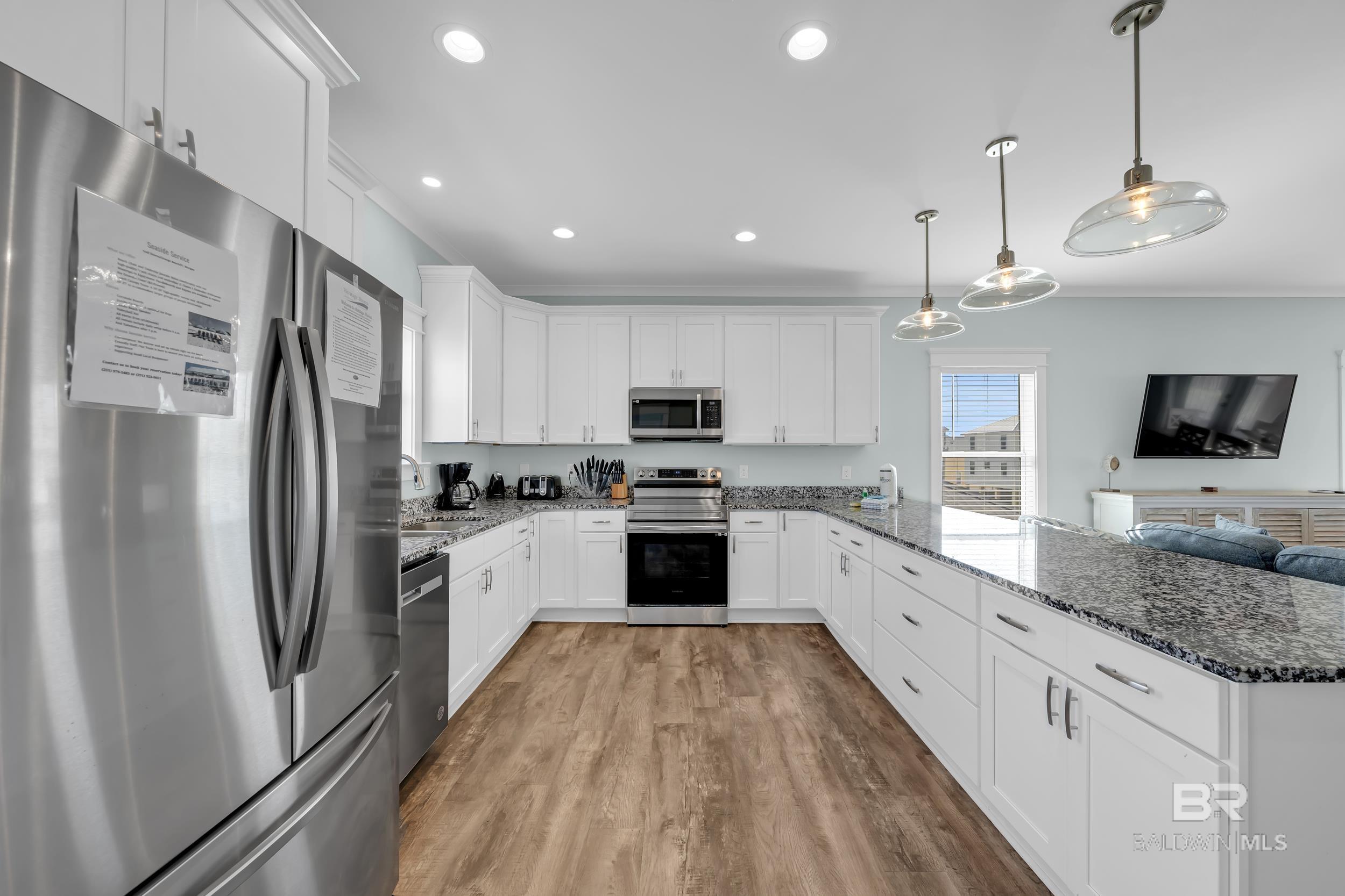 https://zimg.paragon.ice.com/ParagonImages/Property/PG/BCAR/387453/15/0/0/a28afab46171aa288774faefeea53a4b/7/8ceef87e2440ab1e6f09cae7a48ea8ee/387453-378e5c07-769c-431a-a900-154aed364468.JPG