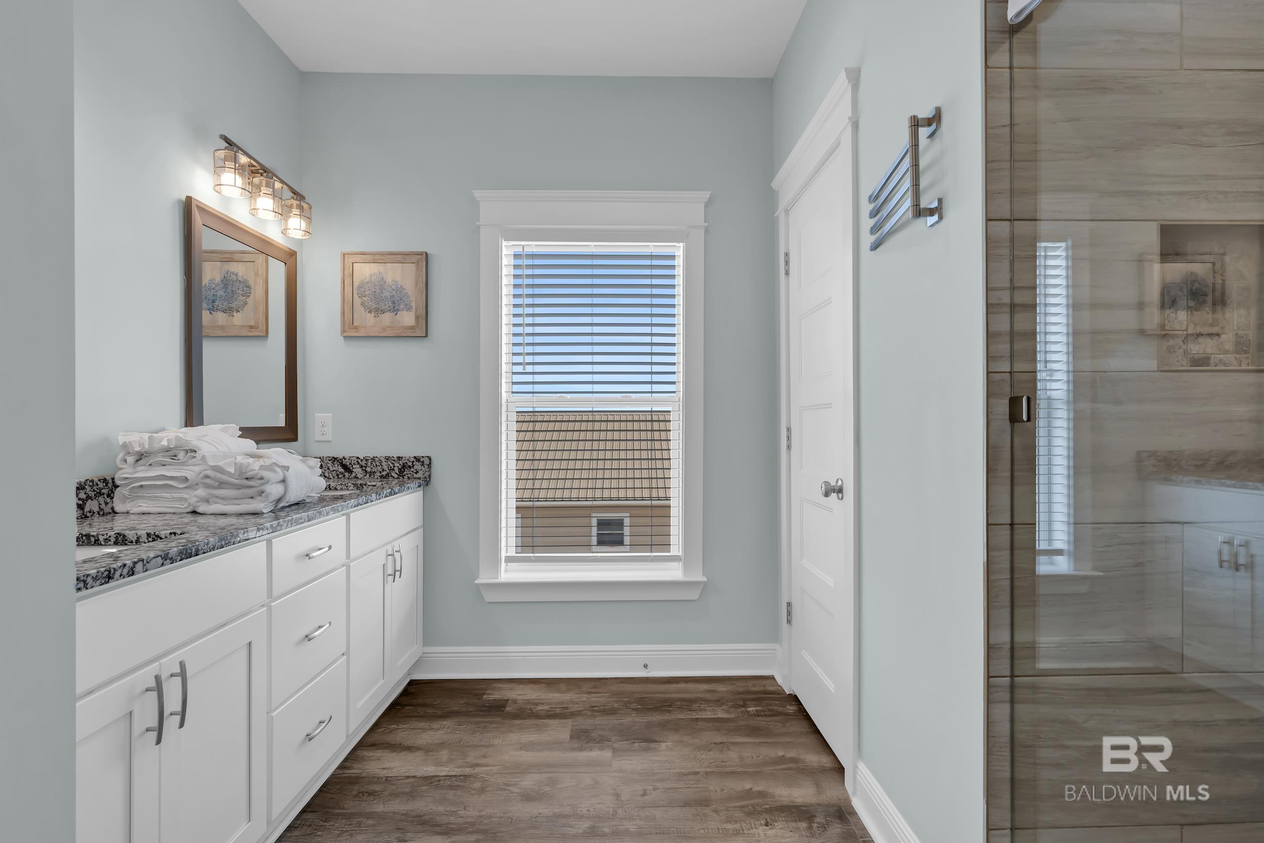 https://zimg.paragon.ice.com/ParagonImages/Property/PG/BCAR/387453/21/0/0/267a14075cd7261022d8477519e9c5fb/7/8ceef87e2440ab1e6f09cae7a48ea8ee/387453-816eb17f-1418-4cb8-86b8-a861116e4bd3.JPG