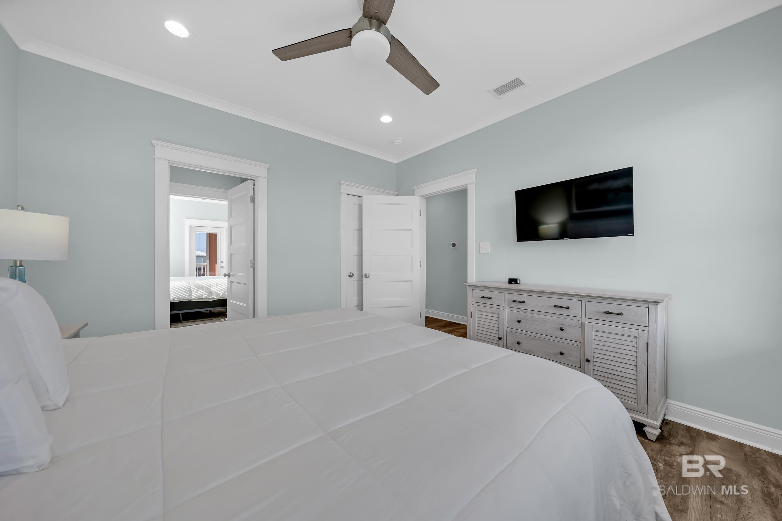 https://zimg.paragon.ice.com/ParagonImages/Property/PG/BCAR/387453/27/0/0/dd4727968be03b488fa5e4ec98667a89/7/8ceef87e2440ab1e6f09cae7a48ea8ee/387453-e0150508-8870-4e31-9694-dac88c2b1a98.JPG