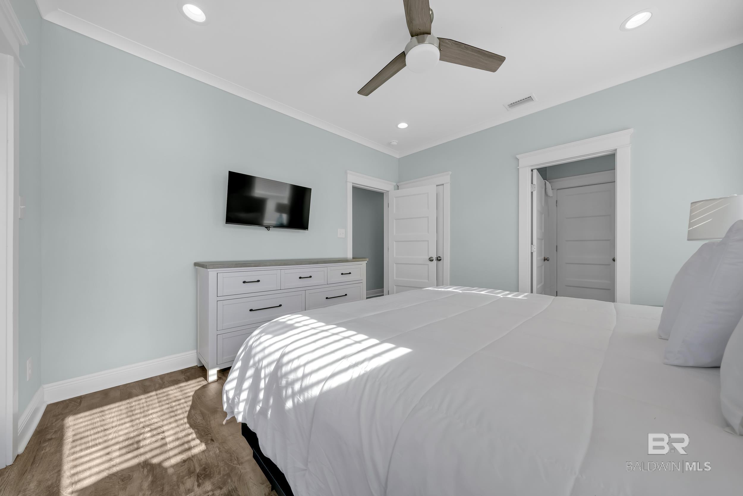 https://zimg.paragon.ice.com/ParagonImages/Property/PG/BCAR/387453/29/0/0/36a2a9efa7c90eaff794ca95a41e20ec/7/8ceef87e2440ab1e6f09cae7a48ea8ee/387453-5e8ba175-2939-4fb0-928b-15ed02218f62.JPG