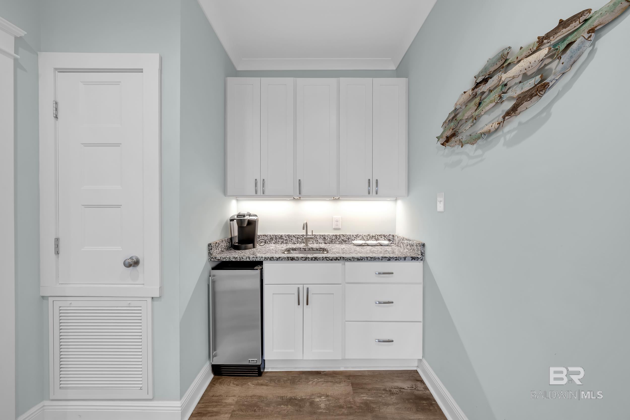 https://zimg.paragon.ice.com/ParagonImages/Property/PG/BCAR/387453/33/0/0/77b26e702060c1a26d7b2b2b26995459/7/8ceef87e2440ab1e6f09cae7a48ea8ee/387453-5bb36096-c6b6-417f-81b2-1e23724bc547.JPG