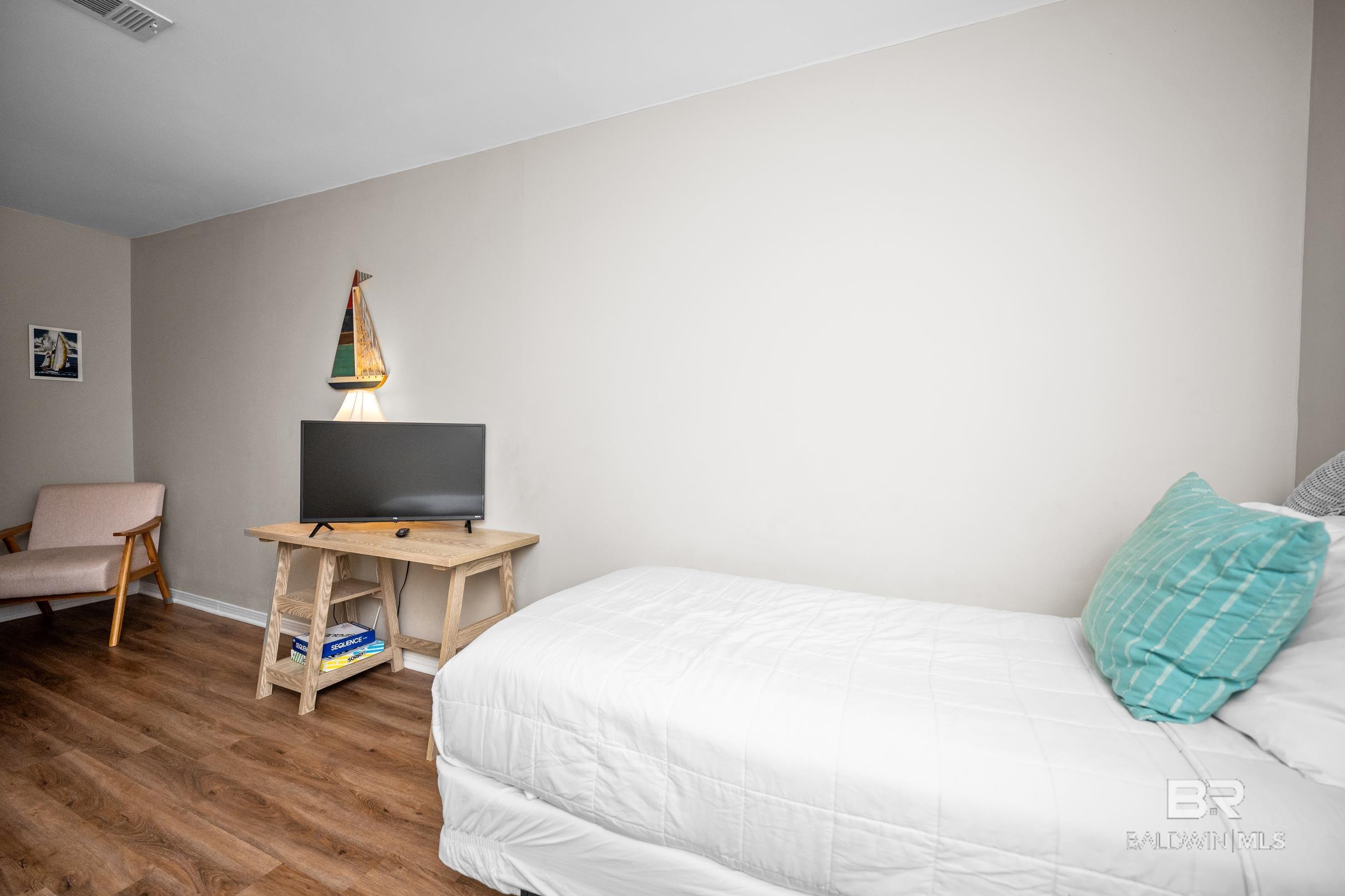 920 W Lagoon Avenue UNIT b205, Gulf Shores, AL, 36542-6352