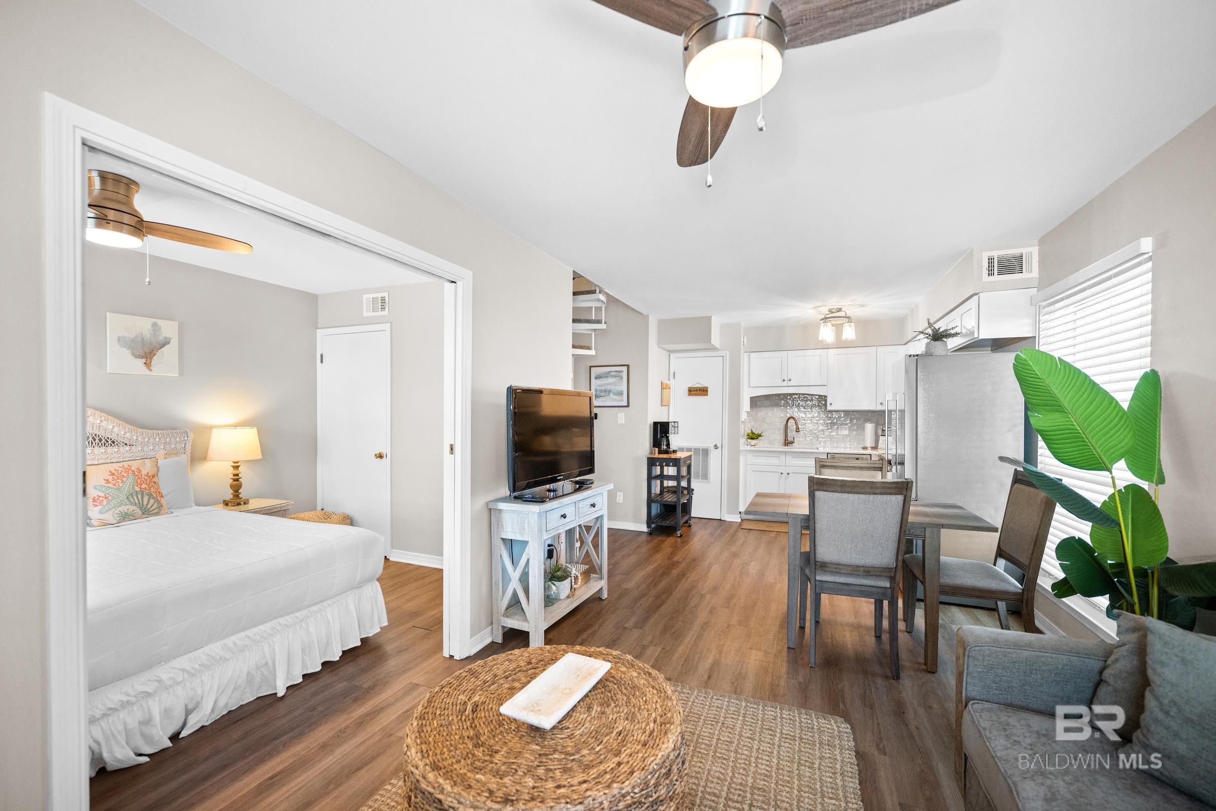 920 W Lagoon Avenue UNIT b205, Gulf Shores, AL, 36542-6352