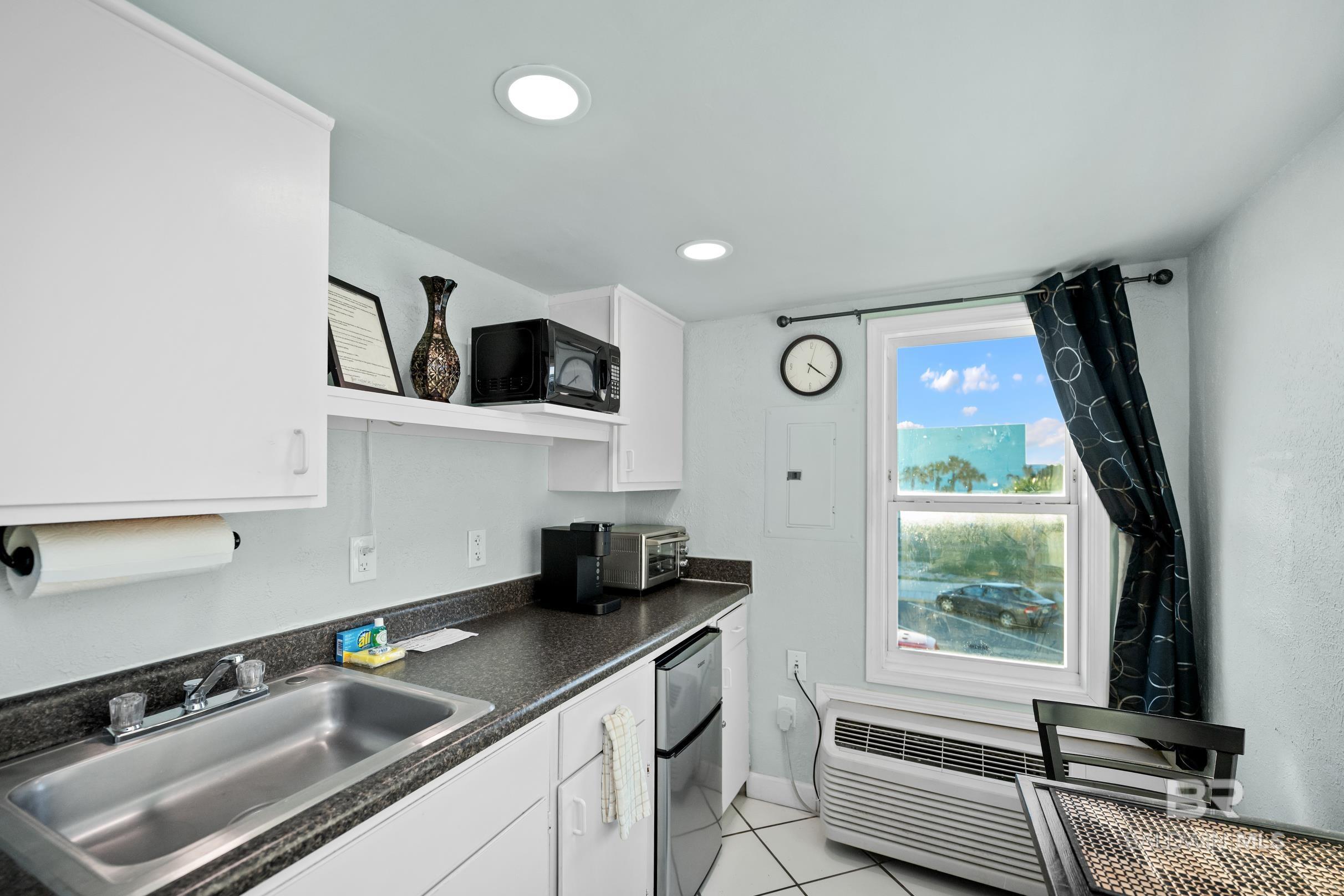 200 E Beach Boulevard UNIT 220, Gulf Shores, AL, 36542