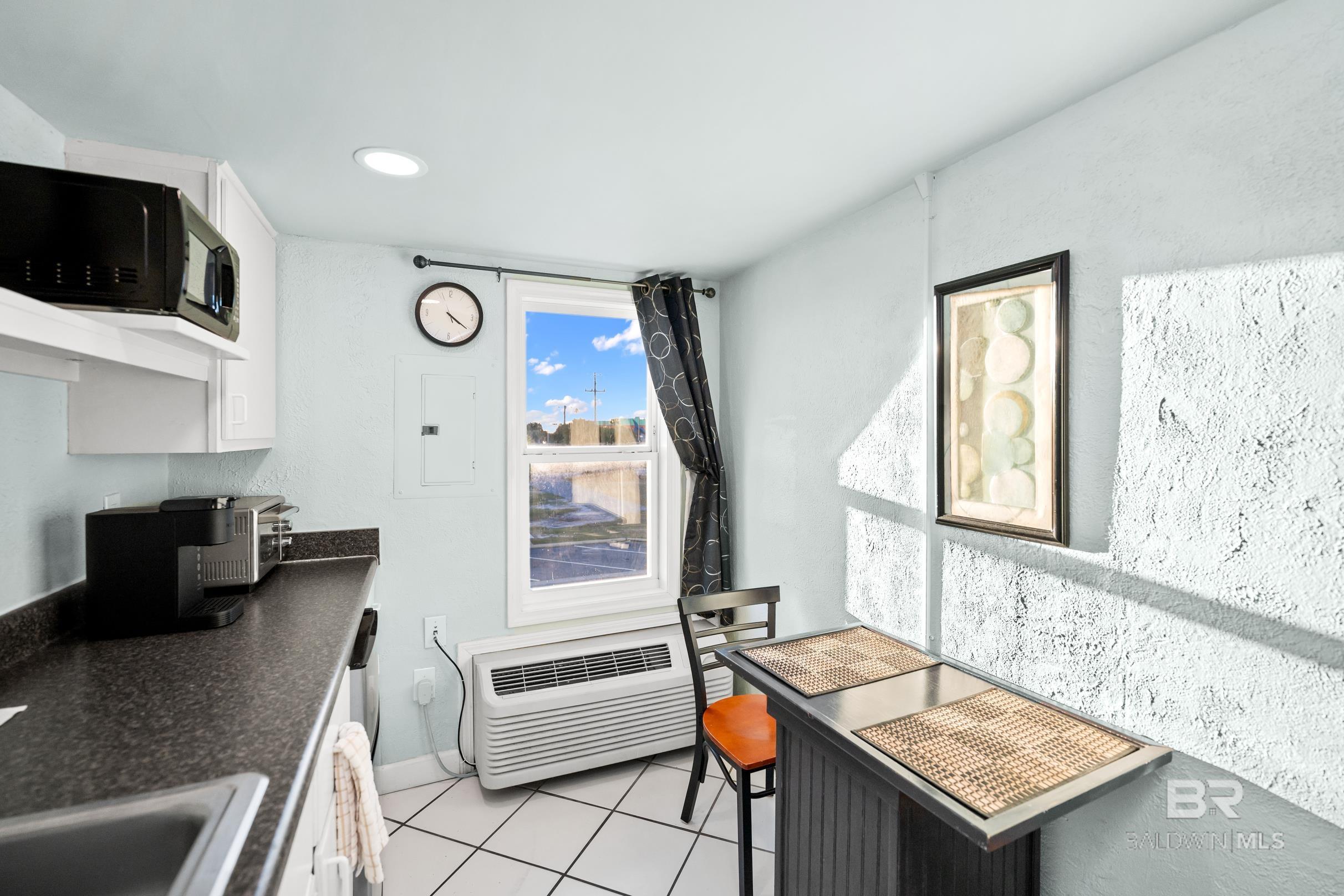 200 E Beach Boulevard UNIT 220, Gulf Shores, AL, 36542