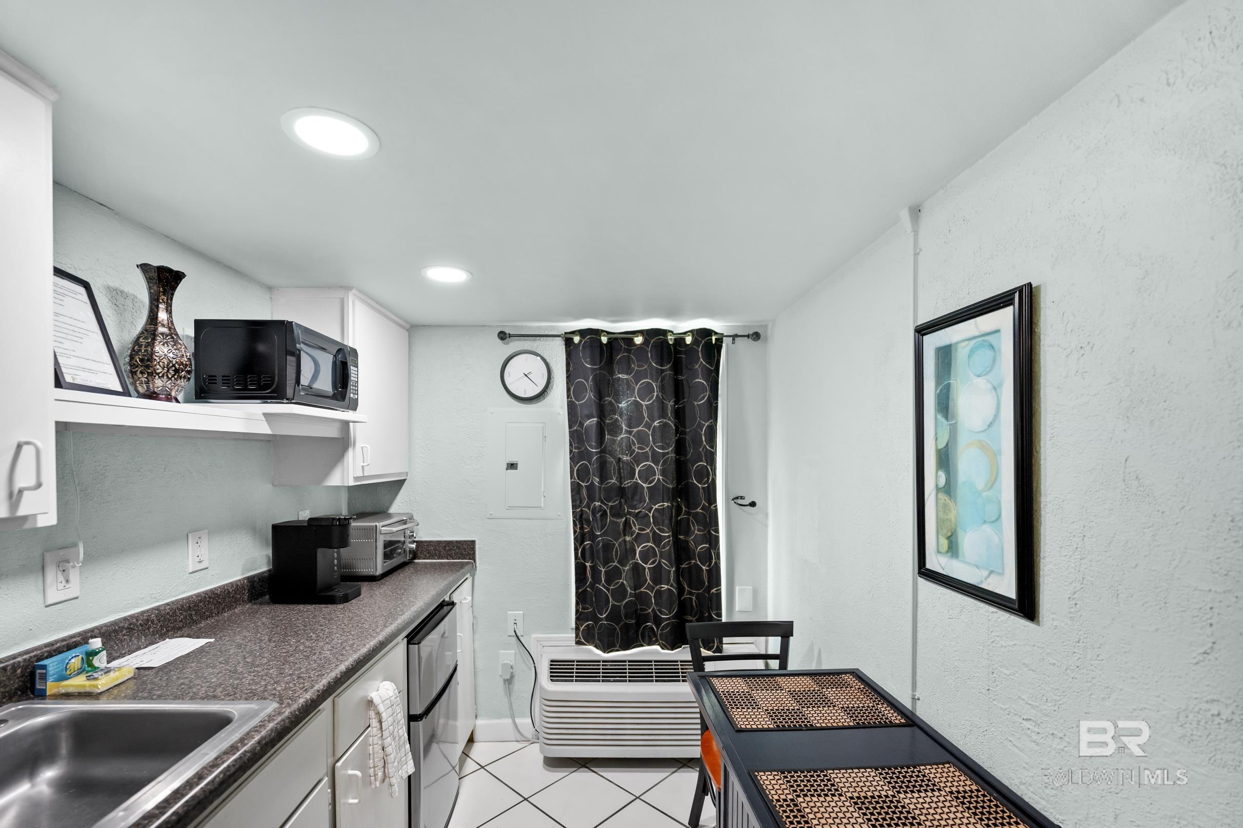 200 E Beach Boulevard UNIT 220, Gulf Shores, AL, 36542