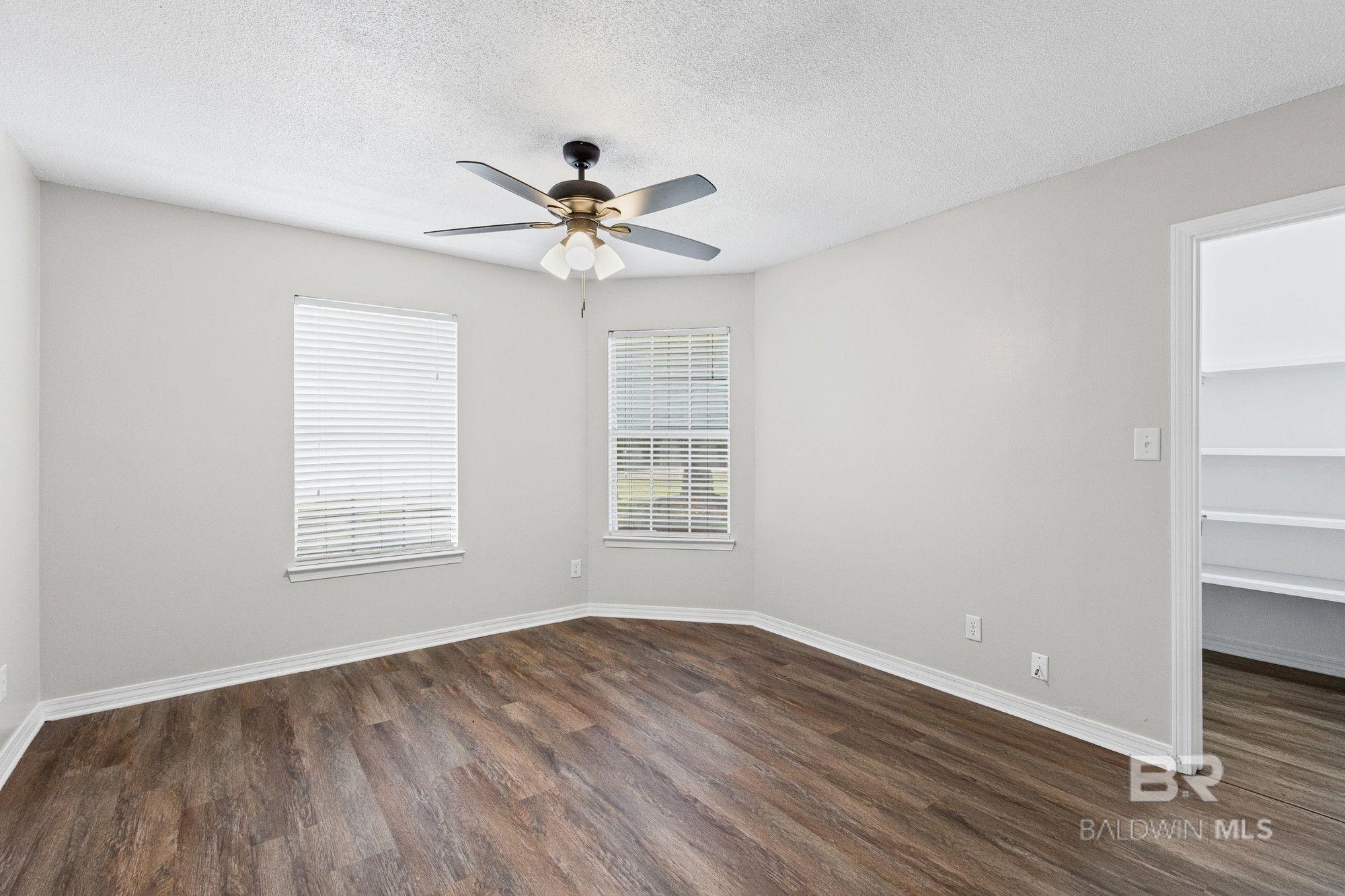 https://zimg.paragon.ice.com/ParagonImages/Property/PG/BCAR/388109/13/0/0/4a83768b59757b9460400caf6a1d044c/7/9bf7538e72226e60f3bde0be36ed88e6/388109-d0b855b3-bc07-43e3-a3e8-8487a0bbd4ca.JPG