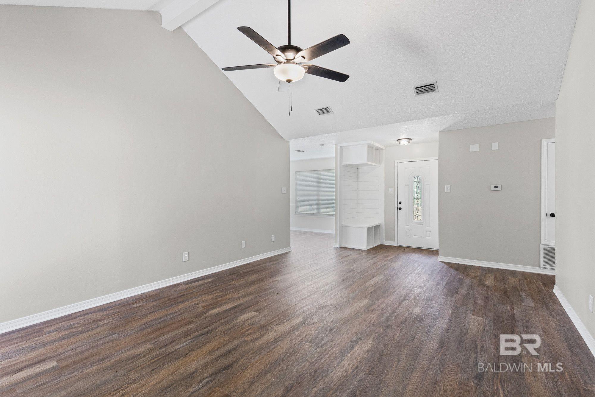 https://zimg.paragon.ice.com/ParagonImages/Property/PG/BCAR/388109/3/0/0/7ea118309fc6b199e64bc27249528160/7/9bf7538e72226e60f3bde0be36ed88e6/388109-5008a788-bb4d-44c8-8dba-2ed46bbf2ac8.JPG