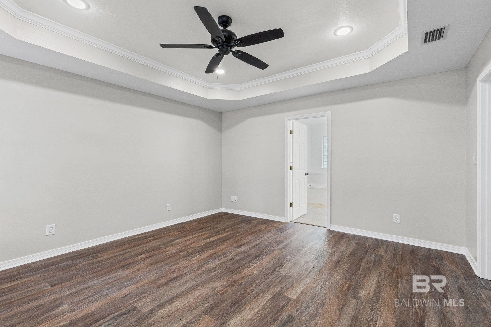 https://zimg.paragon.ice.com/ParagonImages/Property/PG/BCAR/388109/9/0/0/77ece60e2da34fa5c3819cefbed9ab92/7/9bf7538e72226e60f3bde0be36ed88e6/388109-bbc7f734-8e81-4310-b352-0a12526a4771.JPG