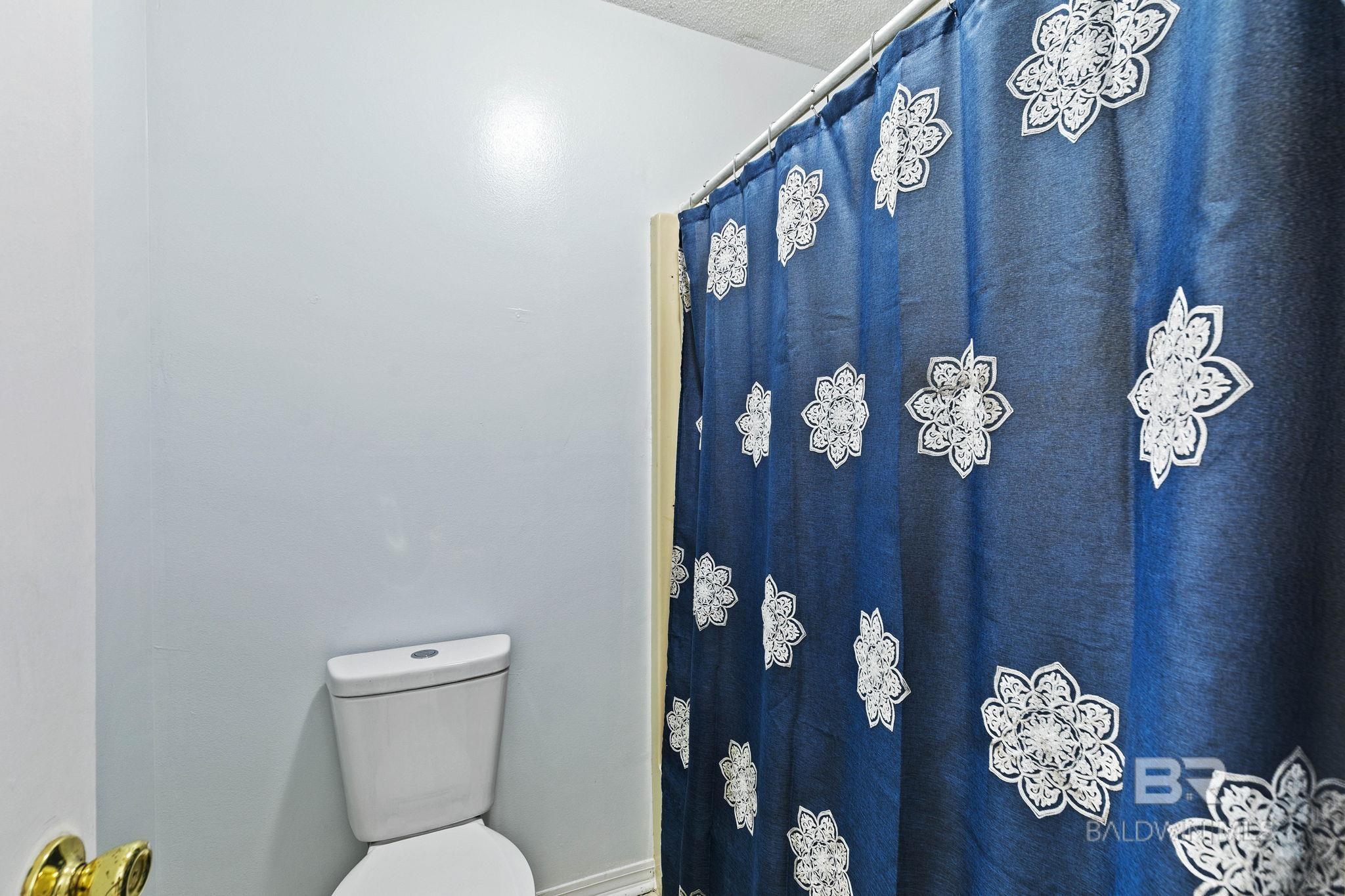 https://zimg.paragon.ice.com/ParagonImages/Property/PG/BCAR/388455/14/0/0/c412988e406e14e08960a218236ac303/7/2396aeb2ff9651abf0184dffed7901ab/388455-14219e83-33a1-45ae-b915-6d493f8e4f3f.JPG