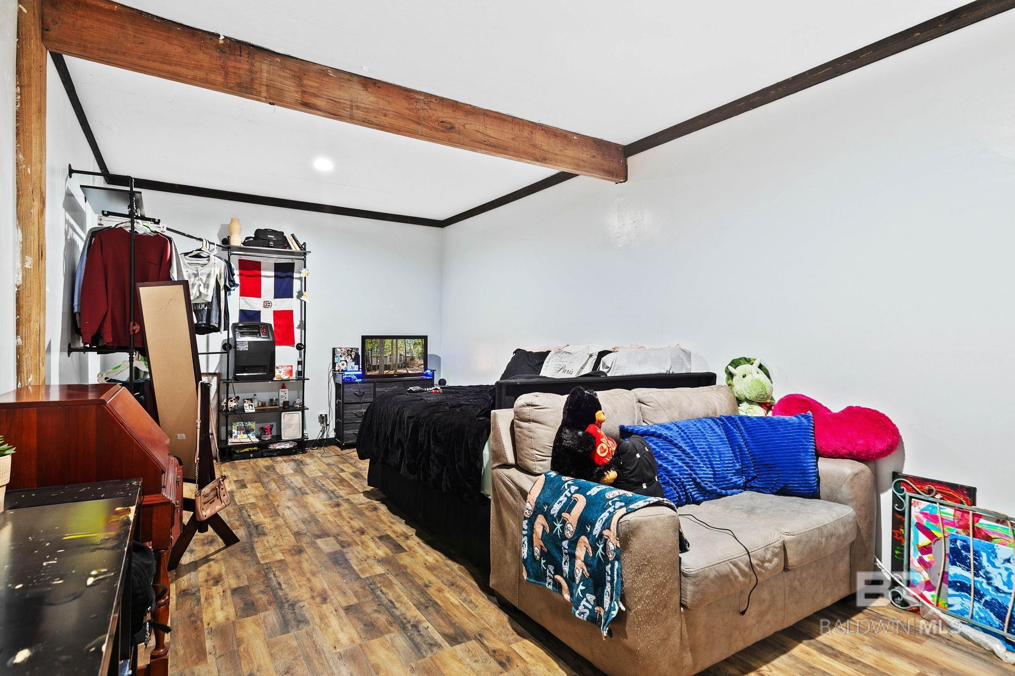 https://zimg.paragon.ice.com/ParagonImages/Property/PG/BCAR/388455/28/0/0/ca9970d90f66cb663843ec2f889a2a2d/7/2396aeb2ff9651abf0184dffed7901ab/388455-e7bf486e-6039-47e9-9415-c1f47195308a.JPG