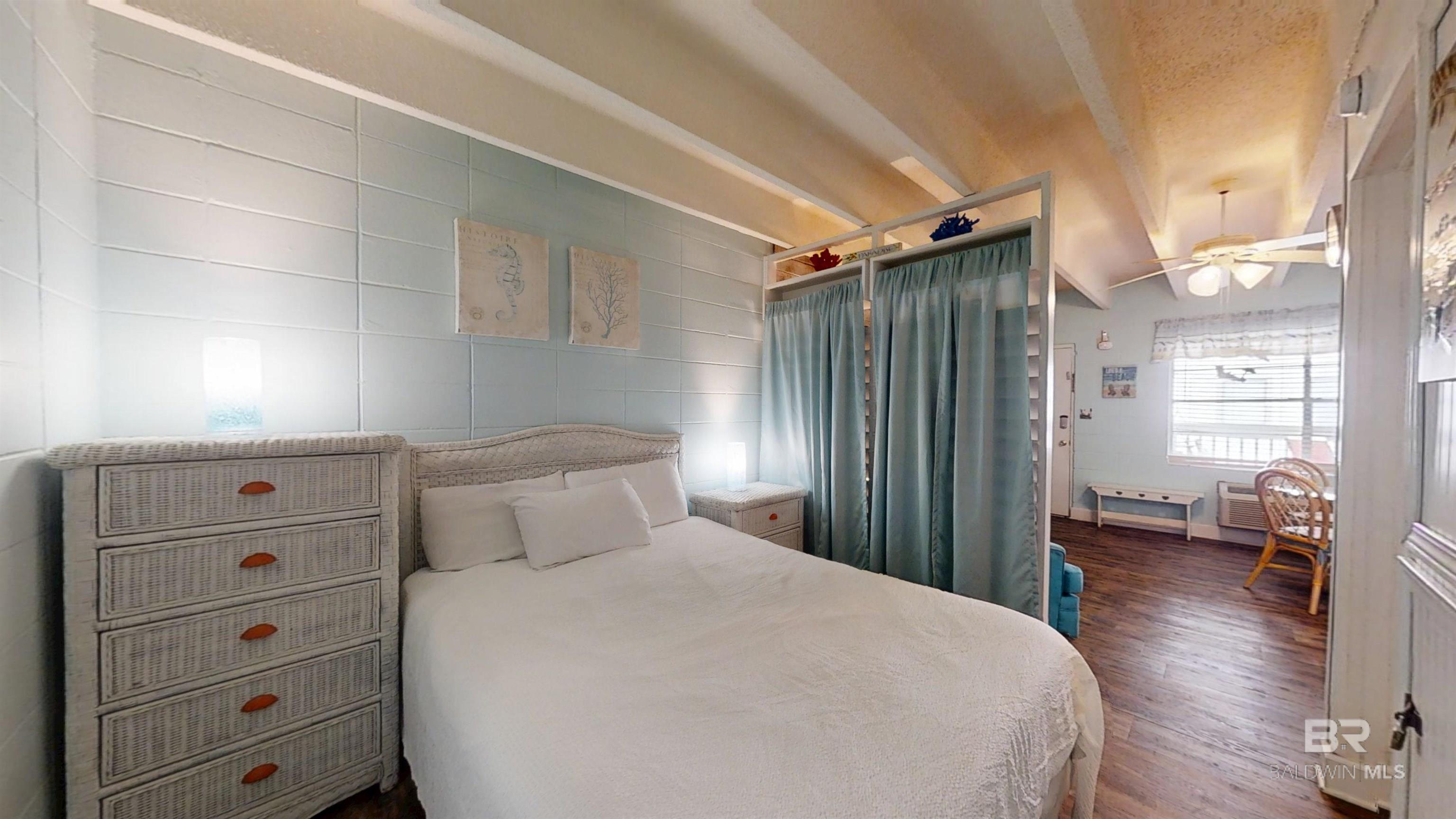 1027 W Beach Boulevard UNIT 101, Gulf Shores, AL, 36542