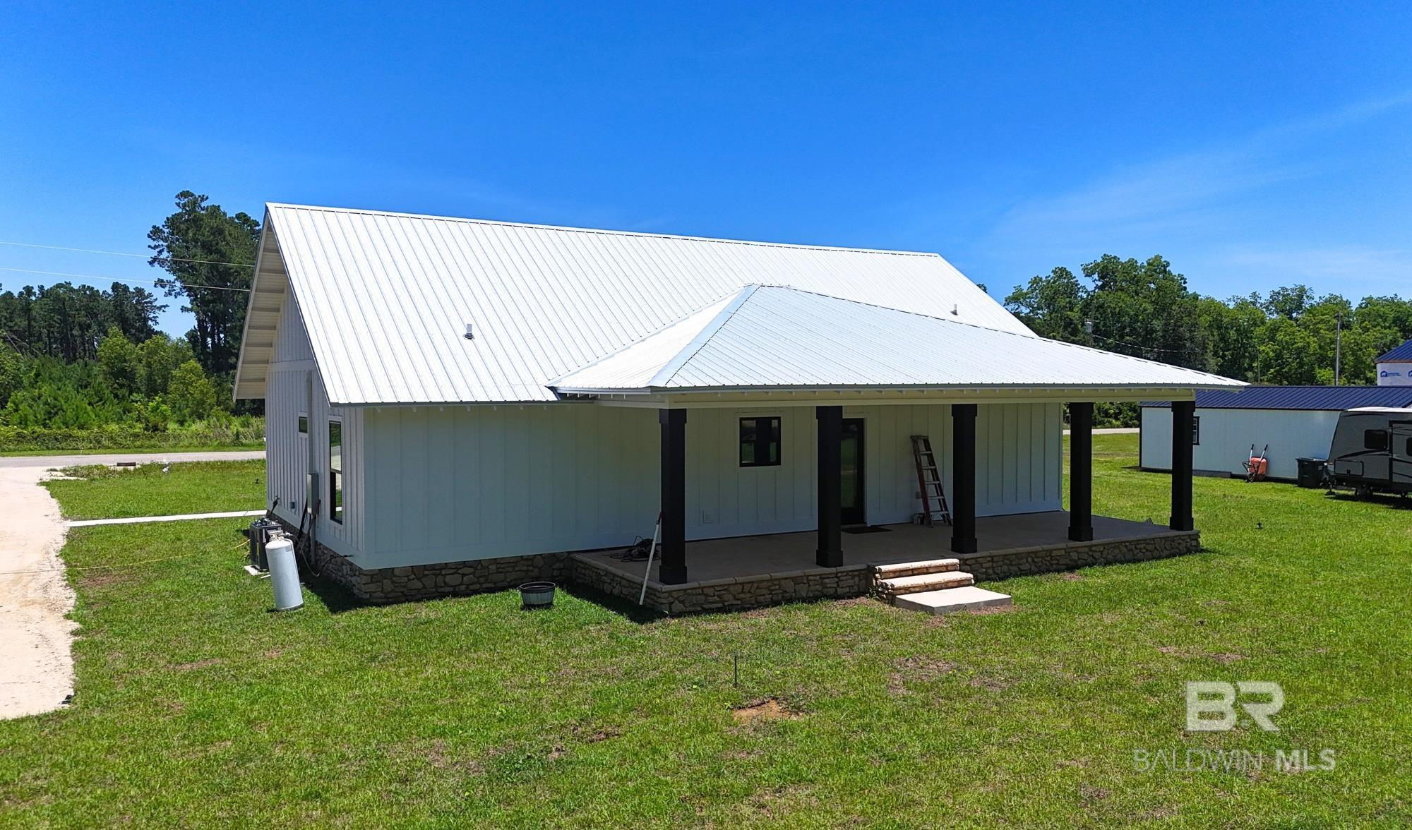 https://zimg.paragon.ice.com/ParagonImages/Property/PG/BCAR/388901/30/0/0/504df28738d94c732e33dec65d66b2a1/7/53e5ebe3817e0c7ac9c1f79363640446/388901-92673b3d-7e9d-4376-9175-7858003d3a26.JPG