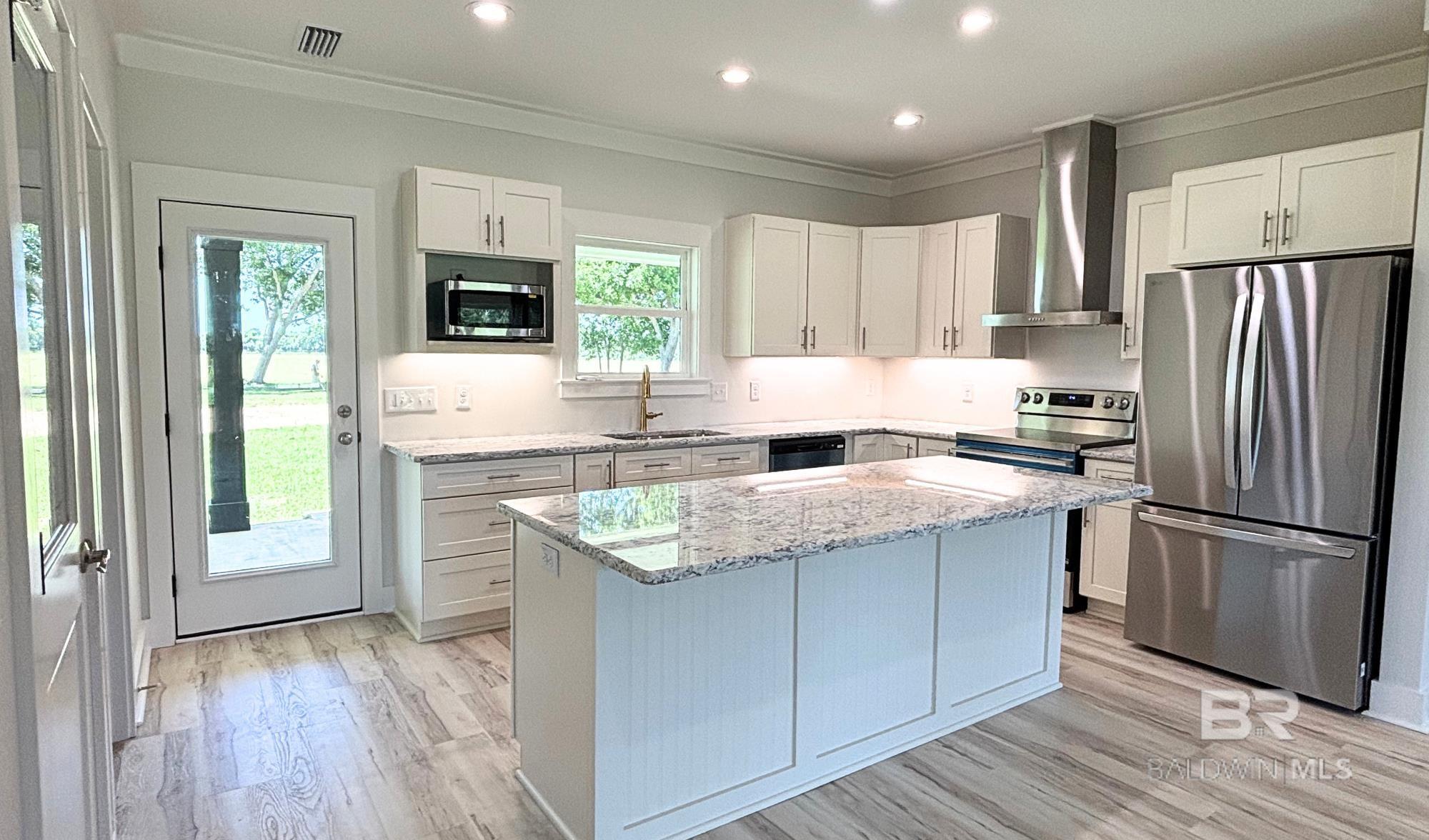 https://zimg.paragon.ice.com/ParagonImages/Property/PG/BCAR/388901/9/0/0/34c040ce372f2fbcdf3a29a02cefaddb/7/53e5ebe3817e0c7ac9c1f79363640446/388901-aac682d0-27a7-4fbc-9b5b-240d5f7f45be.JPG