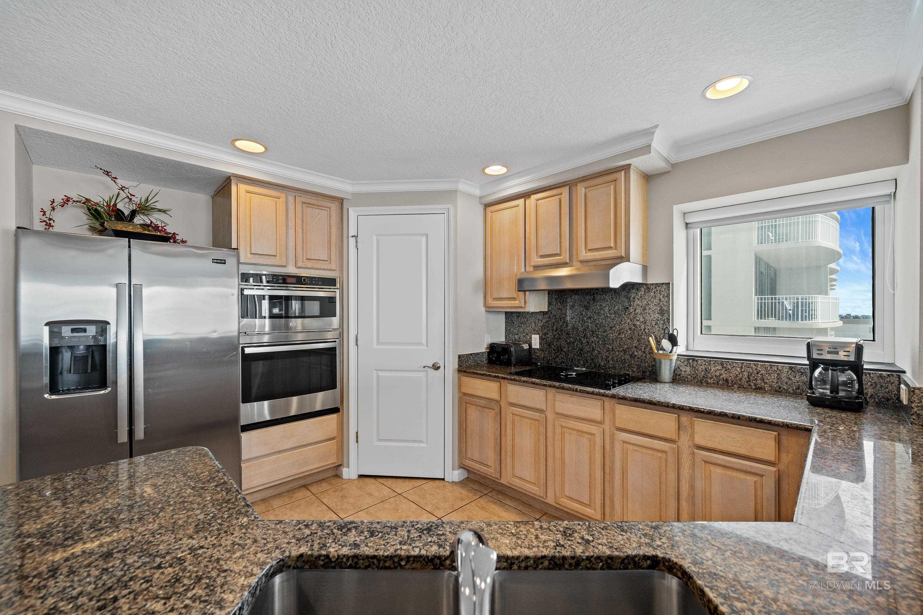 https://zimg.paragon.ice.com/ParagonImages/Property/PG/BCAR/388944/11/0/0/034cc2f7cb0cd49288a11e3d27355115/7/b1f5e6be26a01ceefd5c37843b1f8d87/388944-54f93f43-10b4-4f31-a521-38721d21ab69.JPG