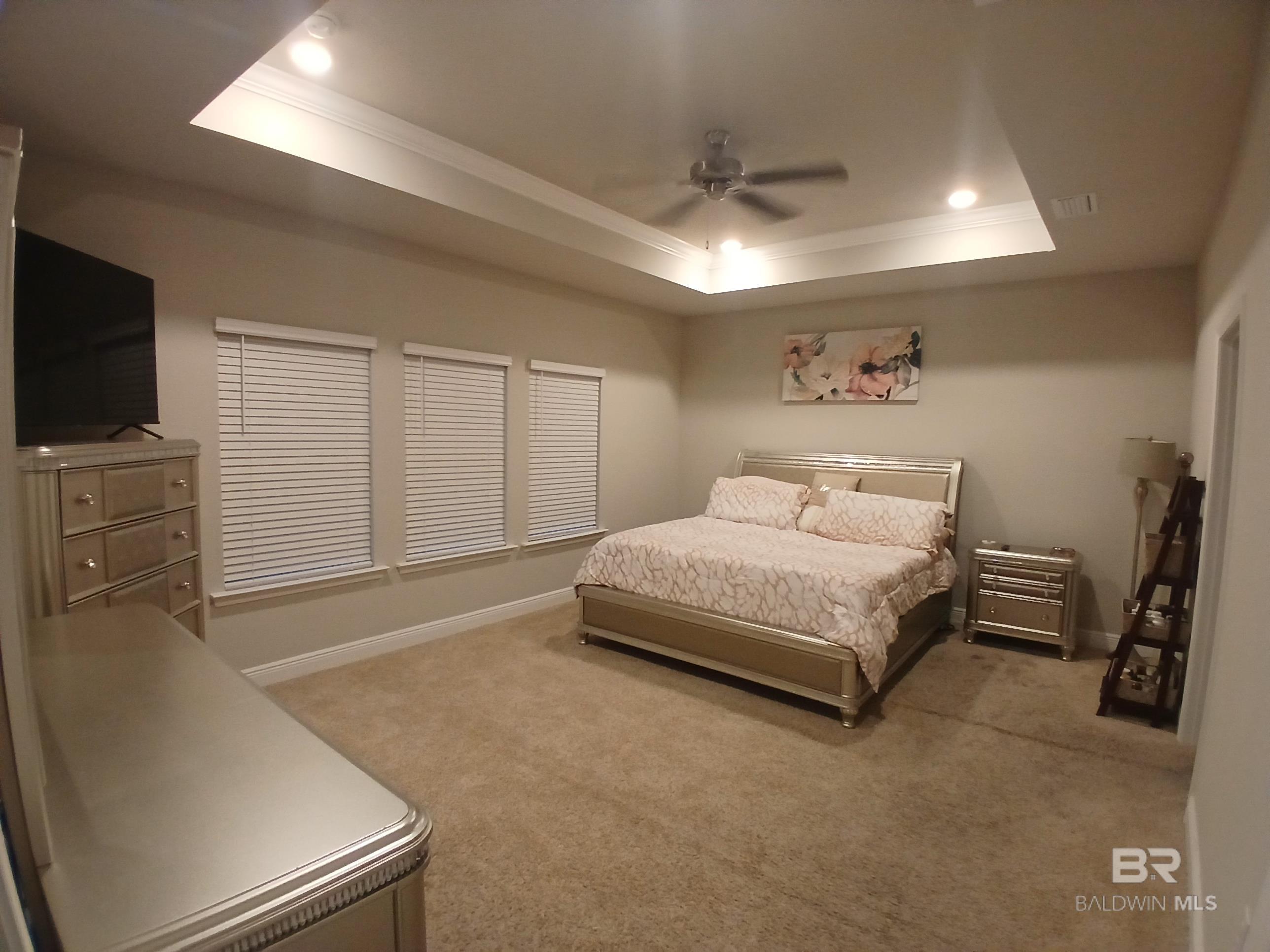 https://zimg.paragon.ice.com/ParagonImages/Property/PG/BCAR/389027/3/0/0/7656de43a2b83e81d3f379fdaa85330f/7/30a2f3fd4d6451e951718930ee03ee5c/389027-8eabf757-0e3d-42b5-ad54-8f9d59f29f22.JPG