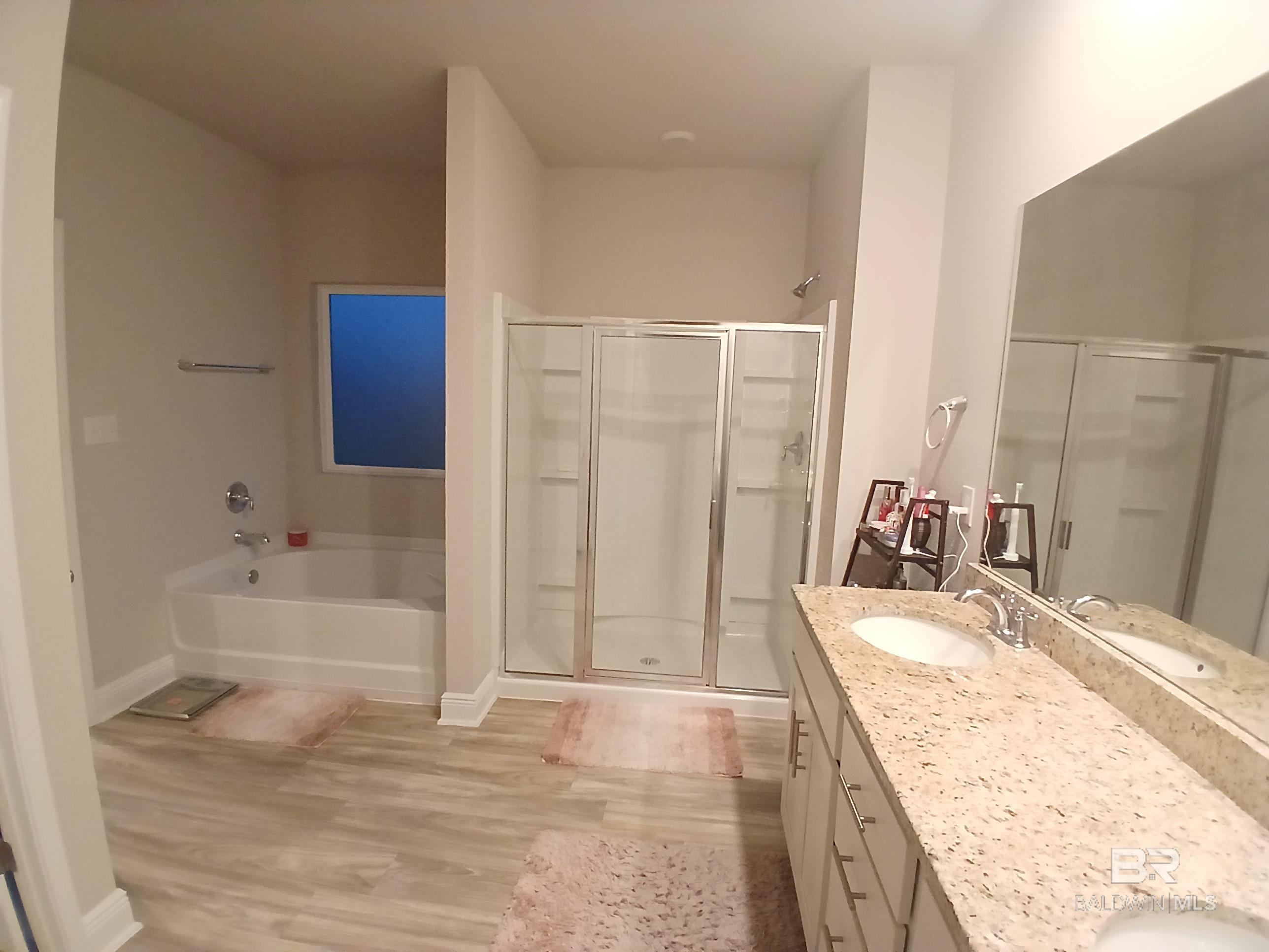 https://zimg.paragon.ice.com/ParagonImages/Property/PG/BCAR/389027/5/0/0/982d775bdd17815e2e7bd27cb94a70e5/7/30a2f3fd4d6451e951718930ee03ee5c/389027-2b80bd42-87e1-44e8-a752-fa3aeb6b1c92.JPG
