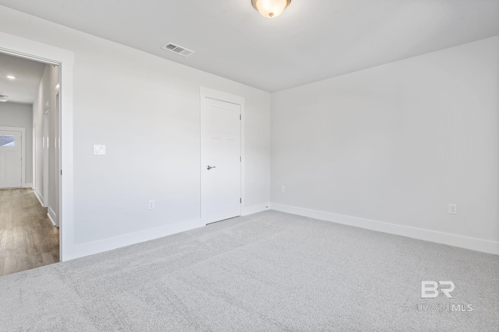 389145 | Photo 29