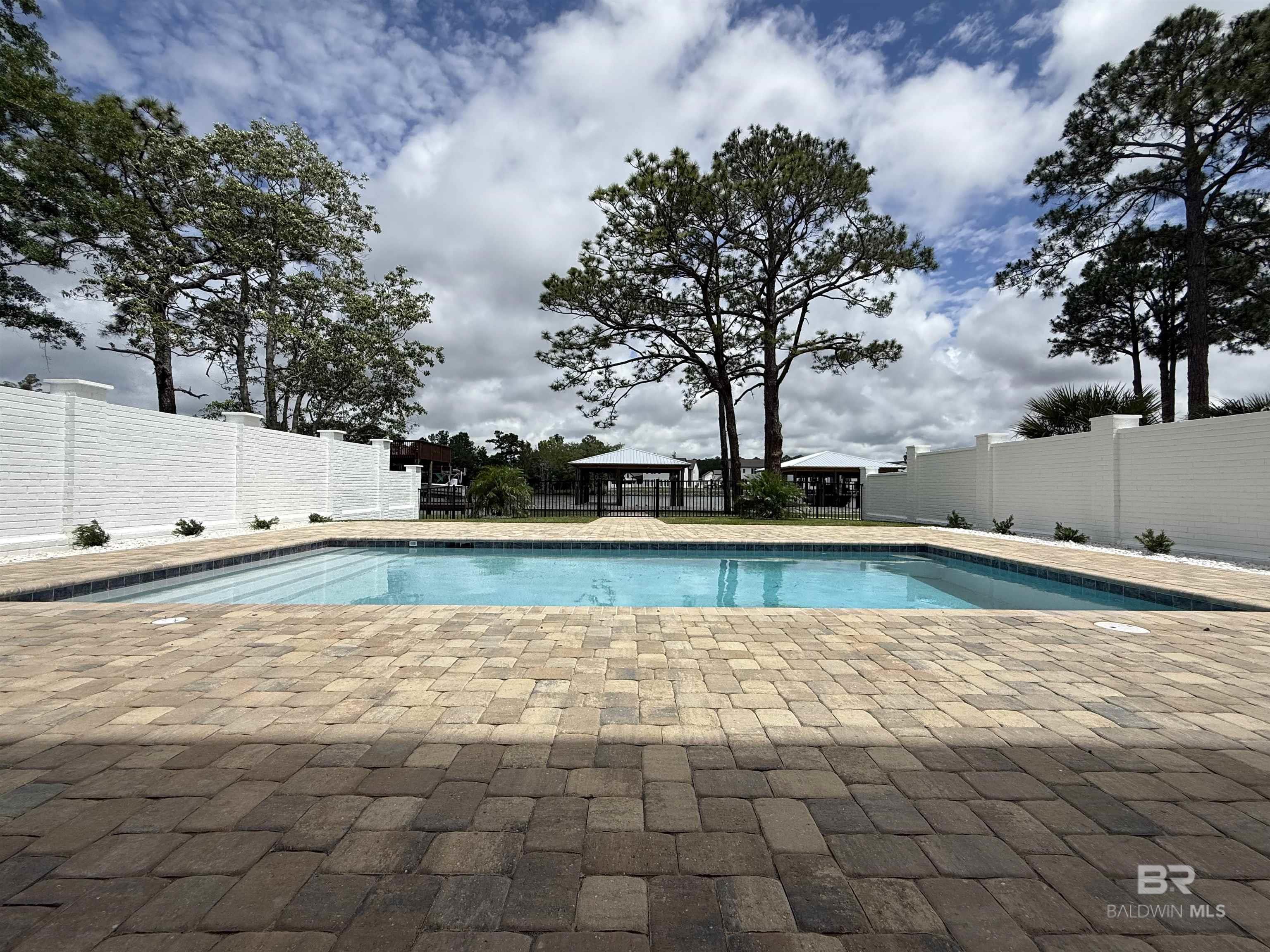 https://zimg.paragon.ice.com/ParagonImages/Property/PG/BCAR/389263/1/0/0/b8010a9e7cdc7bf1c62bba1d442a6d5f/7/55912873453362c29d661fd445750760/389263-dc4f2c4d-c901-4c74-a1b7-e53fa1a95f87.JPG