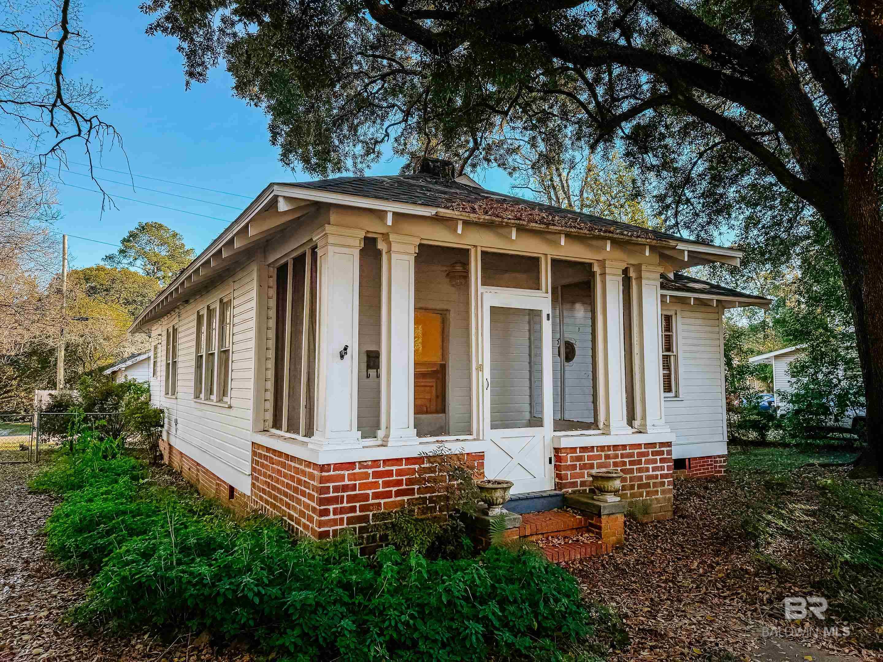 221 Leonardo Lane, Defuniak Springs, FL, 32433