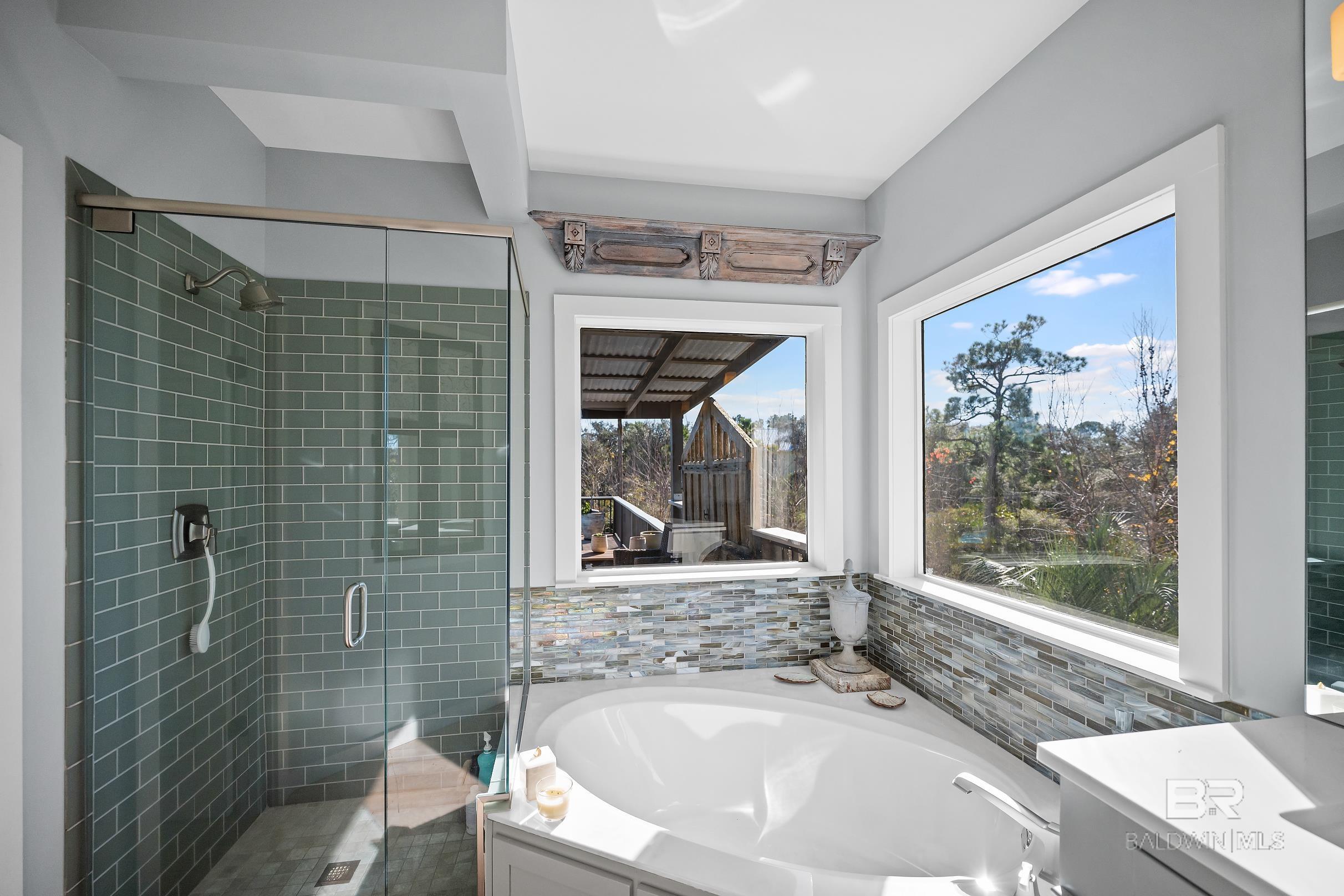https://zimg.paragon.ice.com/ParagonImages/Property/PG/BCAR/389414/17/0/0/4c9156ba8cc0d7a89cc303877984a308/7/8f1b003774500222b1cb1ef514b78c71/389414-08e68d39-295a-4a75-8e59-0b03990dee67.JPG