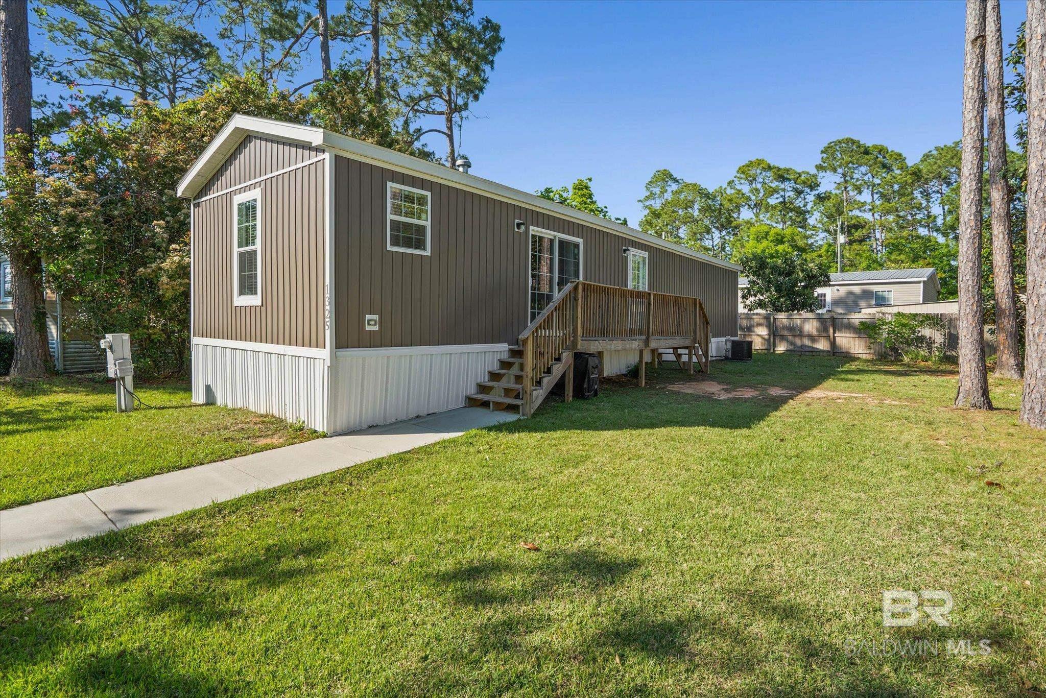 1325 Ridgewood Drive