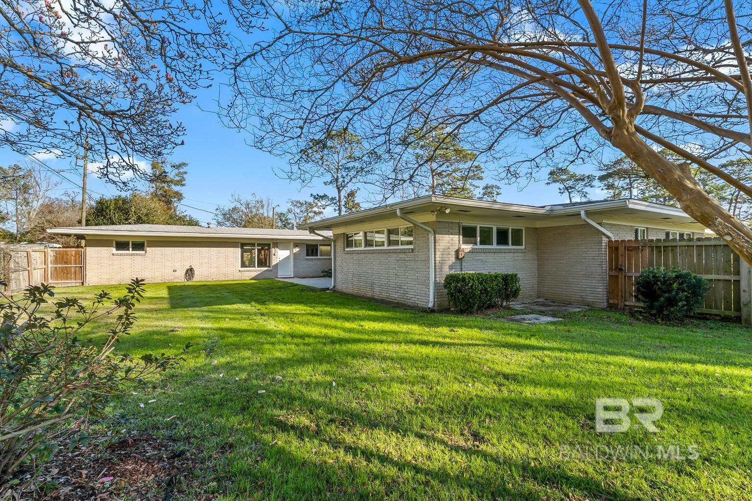 410 W Verbena Avenue, Foley, AL, 36535-1963