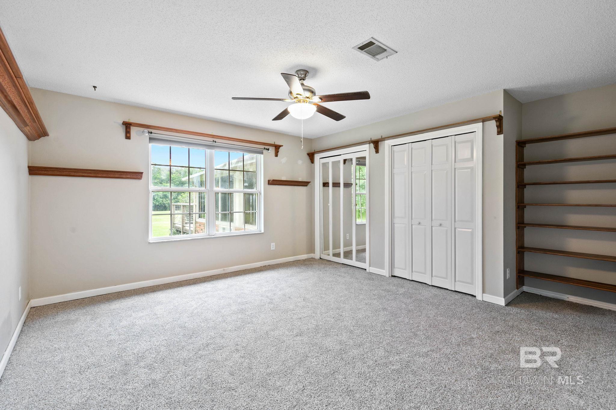 https://zimg.paragon.ice.com/ParagonImages/Property/PG/BCAR/390145/53/0/0/520bfa3eb52326686bcaff4a51eaac48/7/d1d77783e5bd932c1774d37470ad66b9/390145-6dee1dd2-cdea-4426-ad16-caae3aa44120.JPG