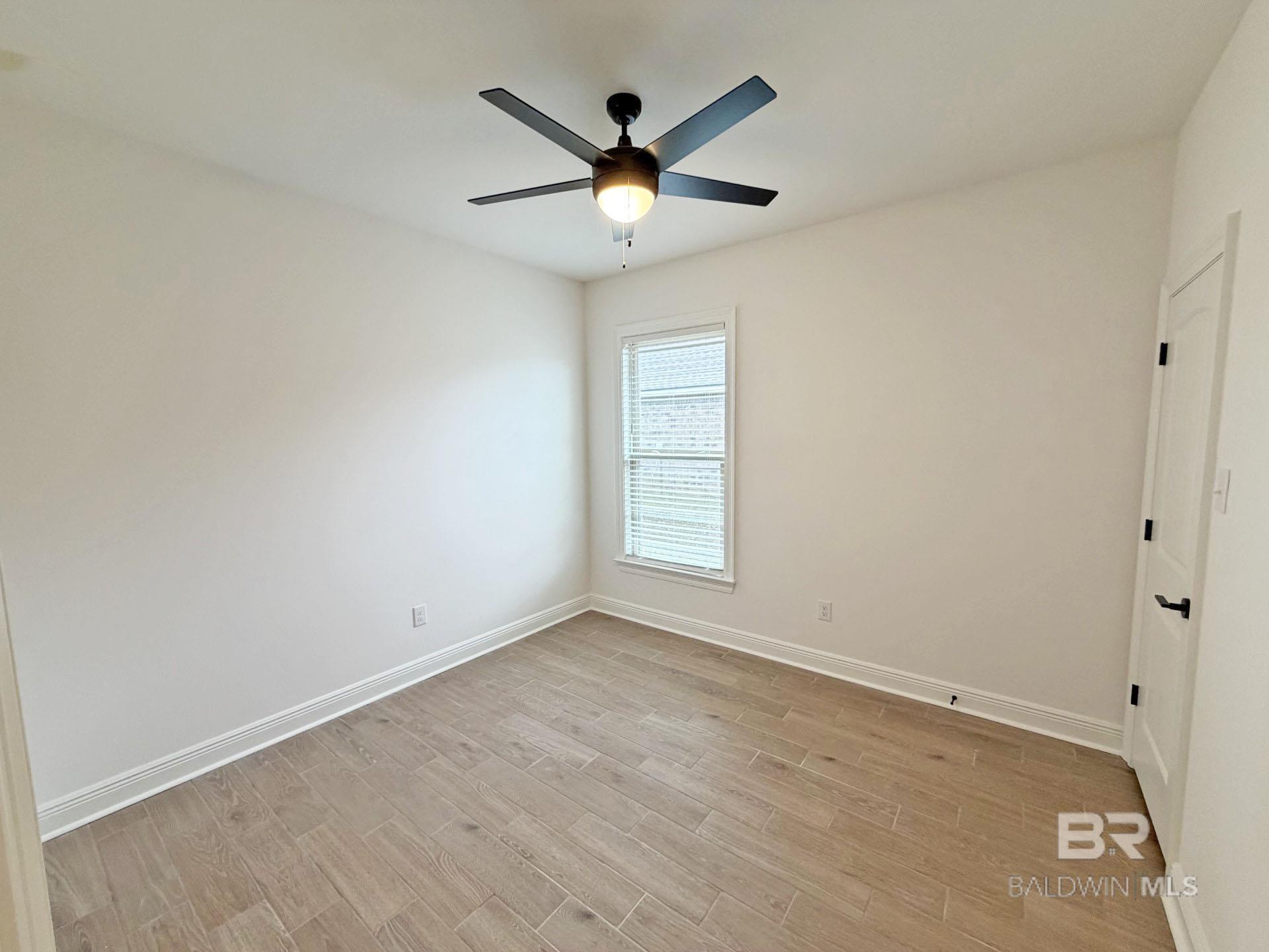 390153 | Photo 16