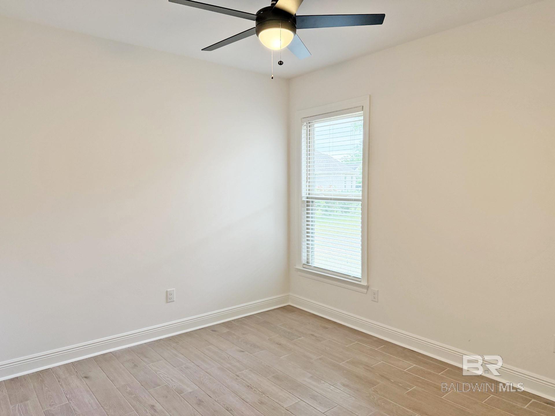 390153 | Photo 18