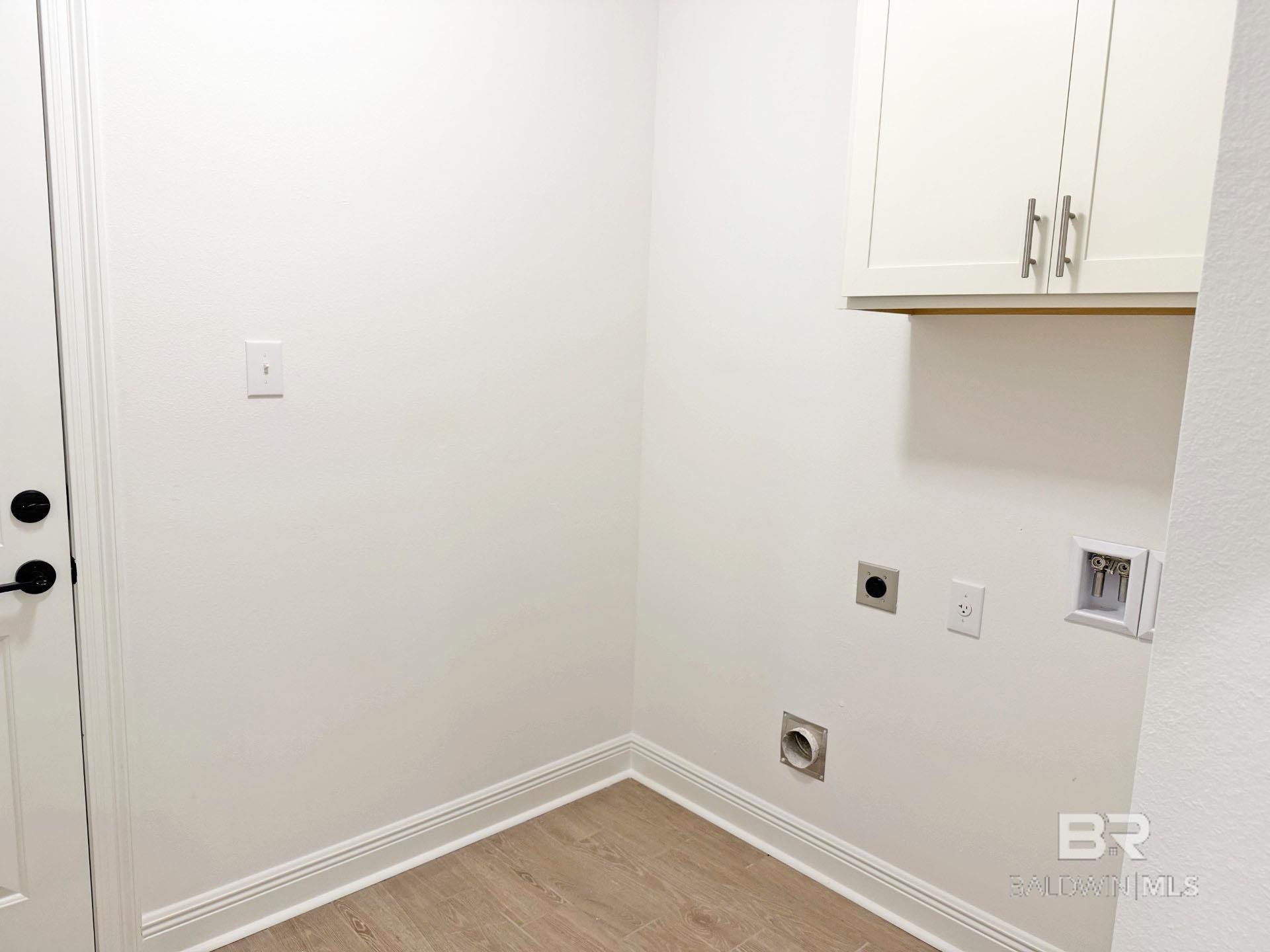 390153 | Photo 22