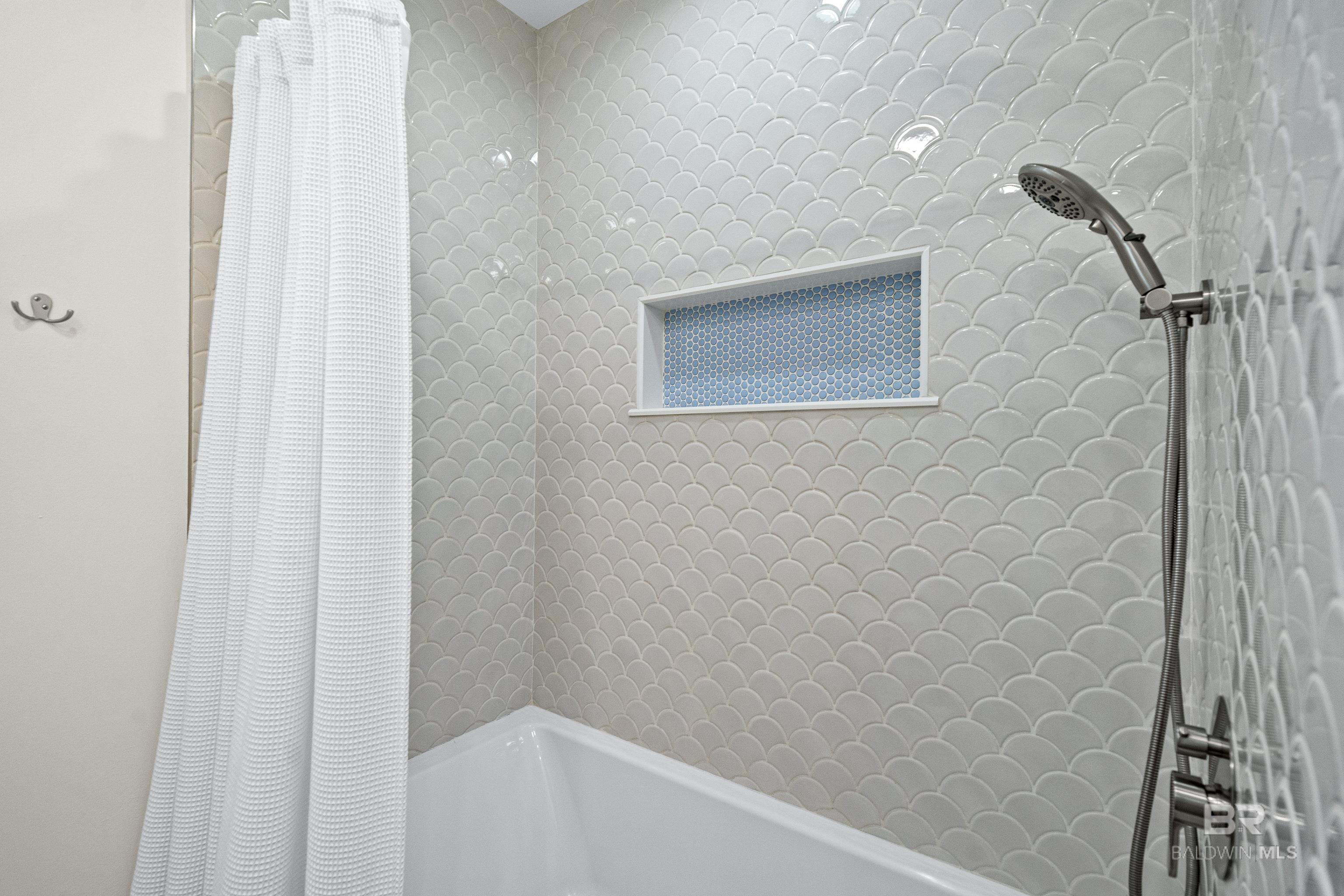 390393 | Photo 29