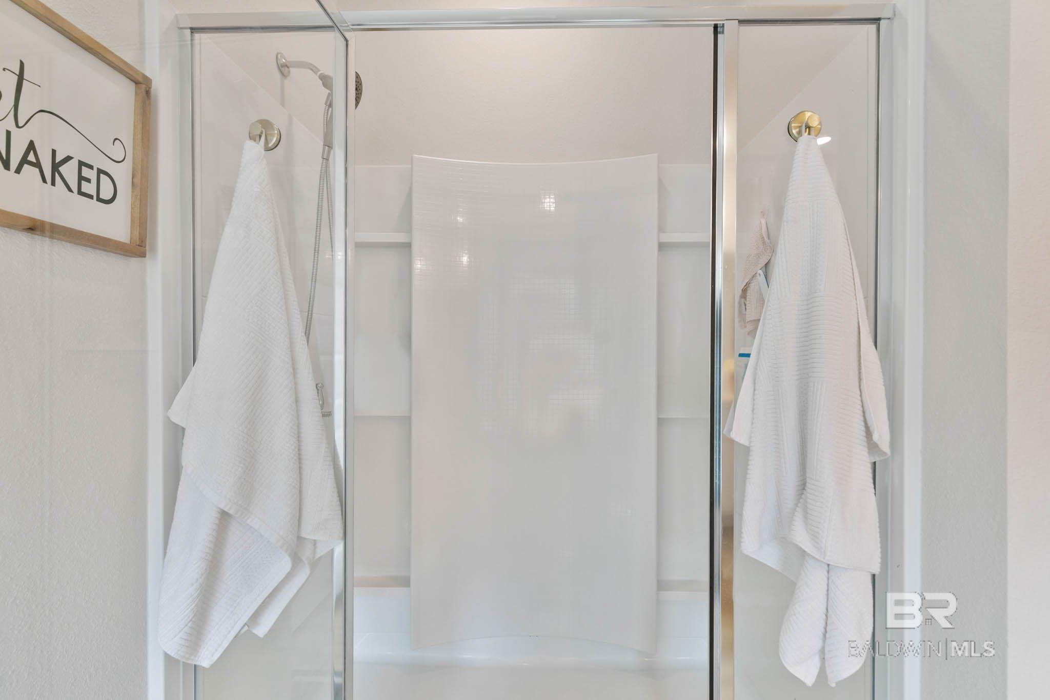 390502 | Photo 40