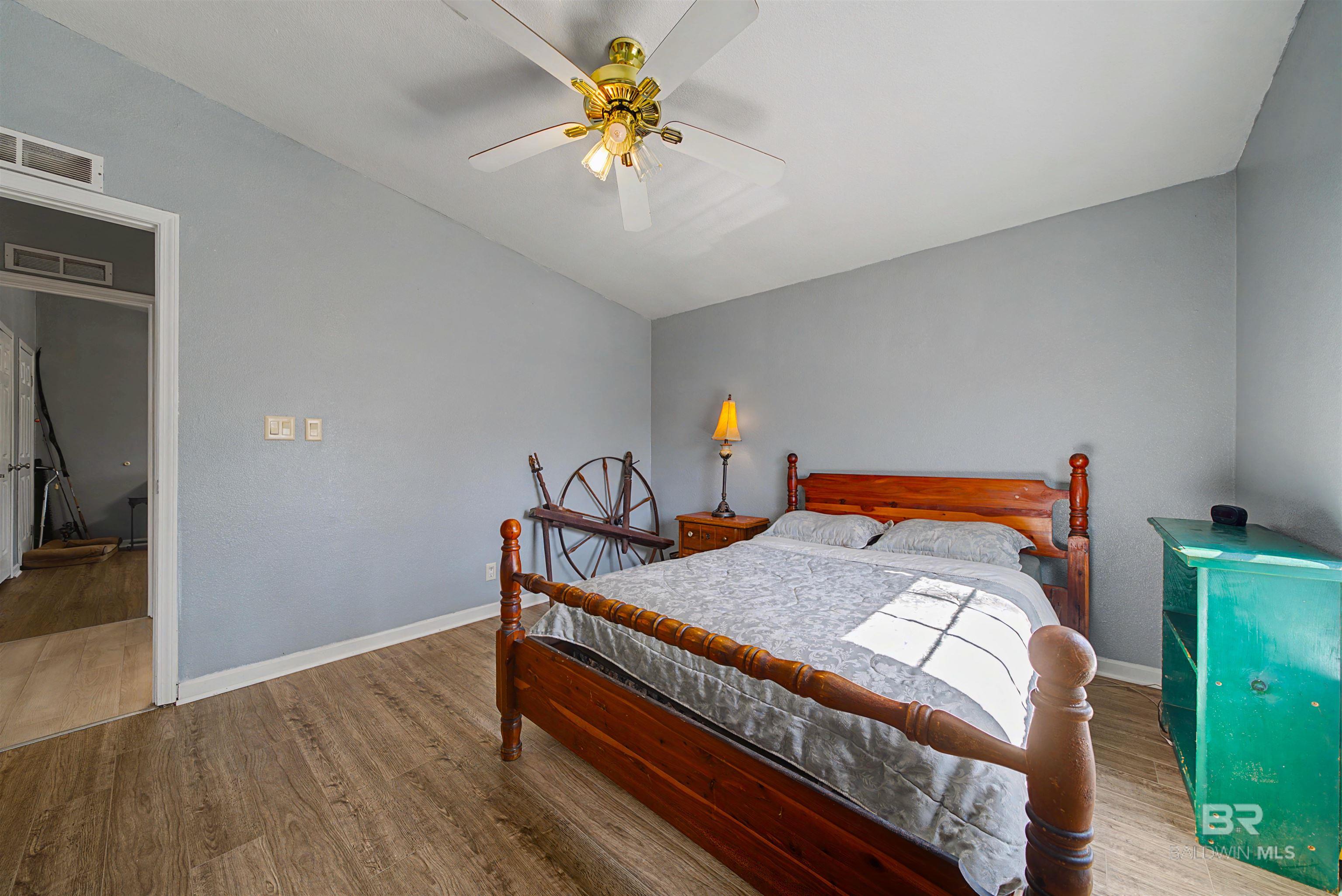 https://zimg.paragon.ice.com/ParagonImages/Property/PG/BCAR/390693/31/0/0/53165cb9de3dab200c0f3c062c463cb4/7/7a89c703324dca2d641e6253c6ea14f2/390693-4ab1741c-08ab-4200-b4a0-a12baa7aa75c.JPG