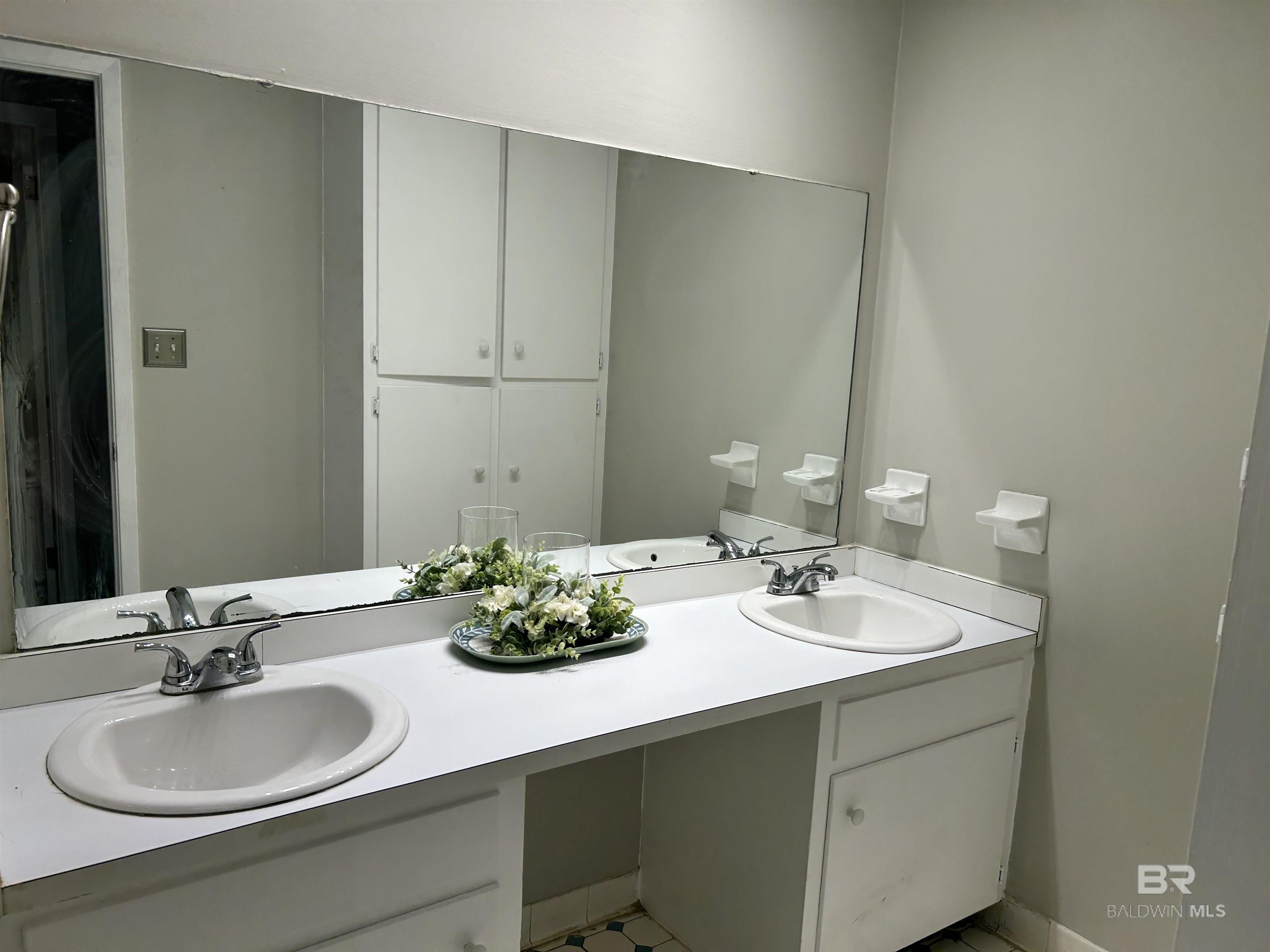 390911 | Photo 26