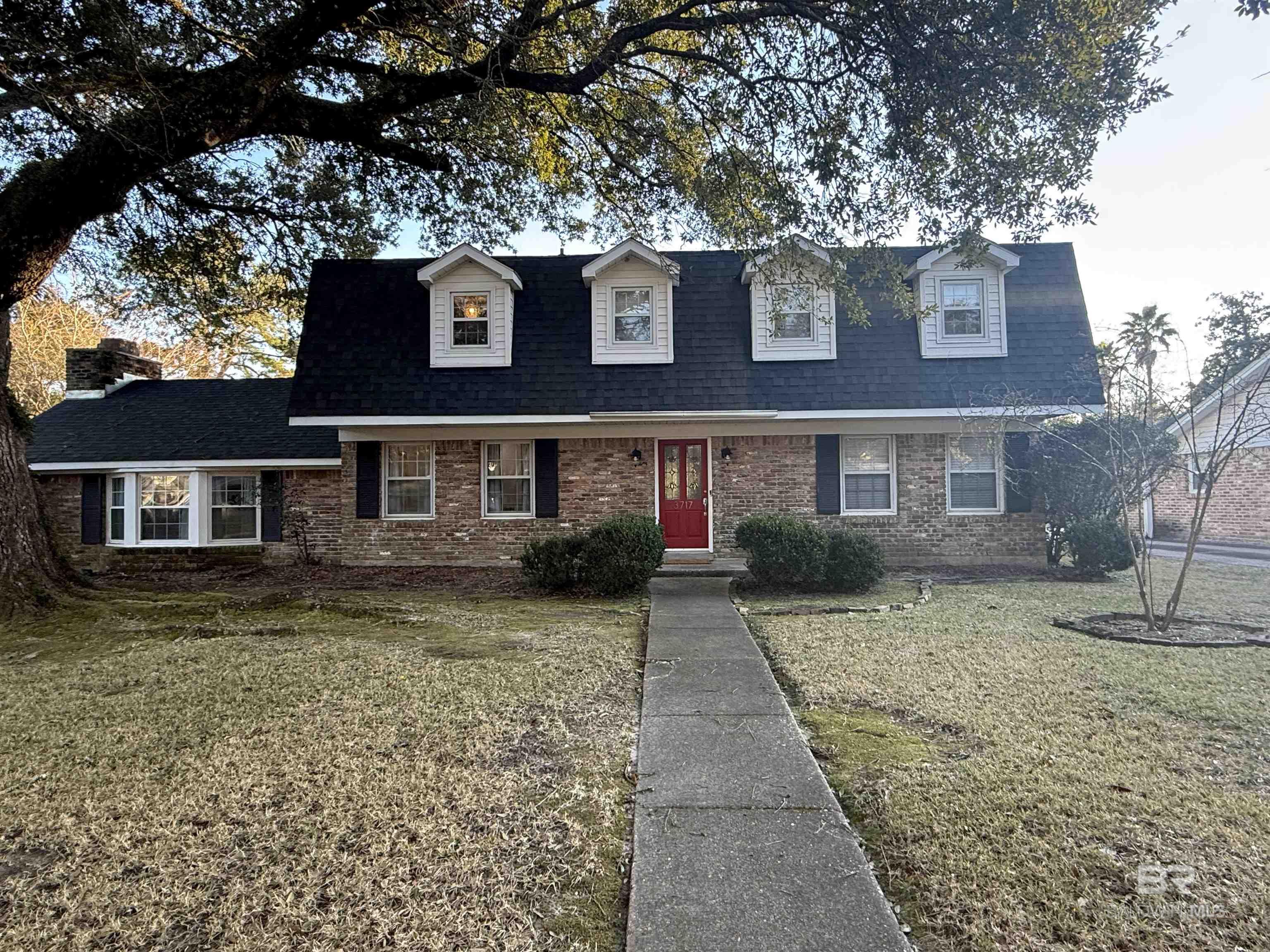 3717 N Claridge Road