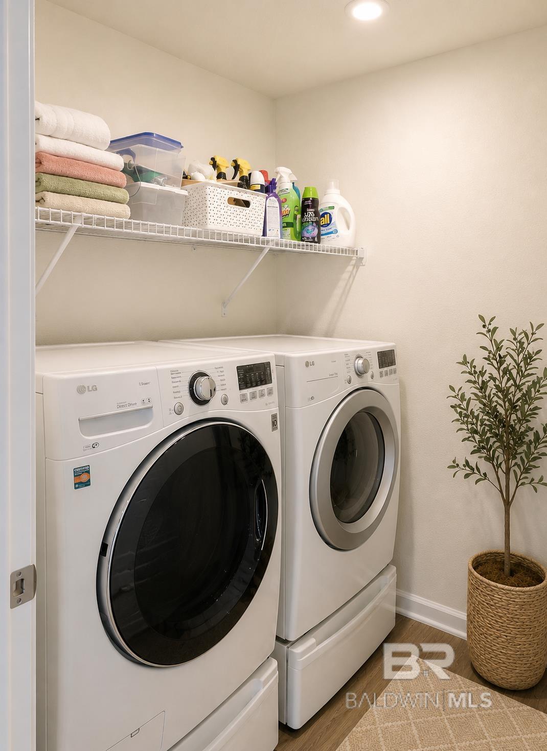 390984 | Photo 14
