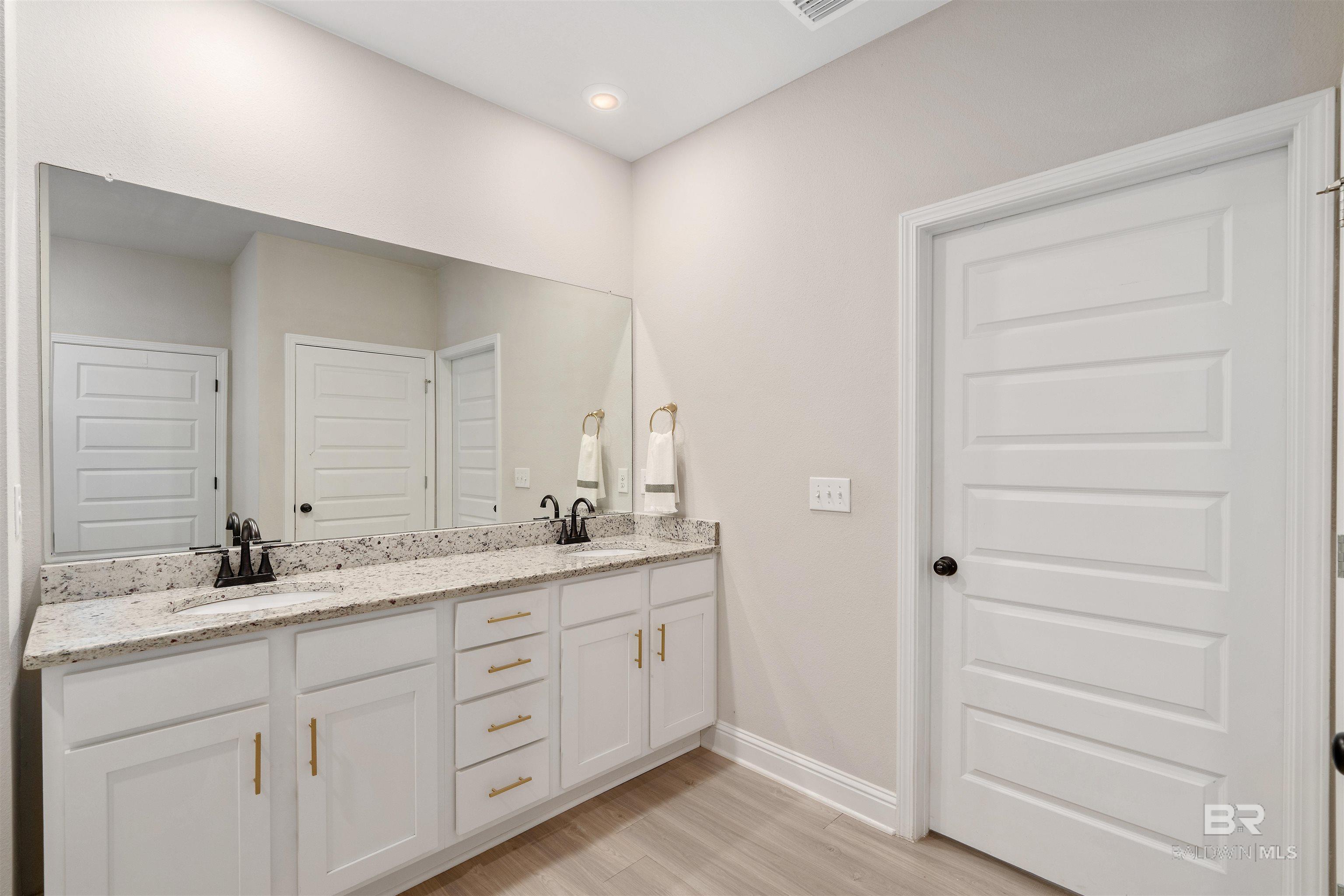 9396 Swan Point Road, Daphne, AL, 36526