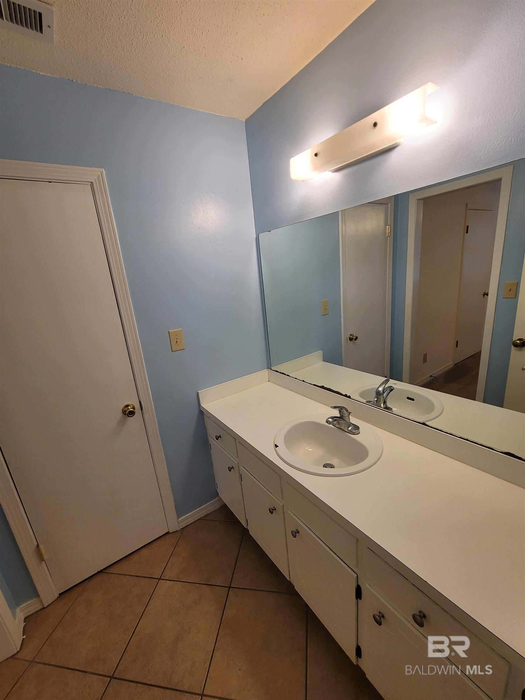 512 Lake Forest Boulevard UNIT 125g, Daphne, AL, 36526