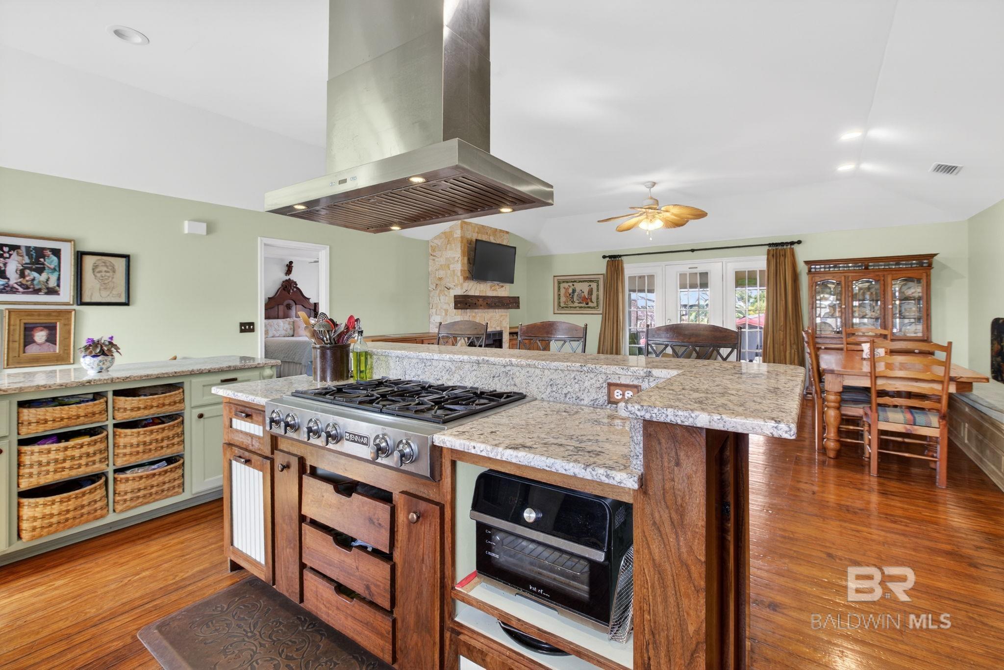 26563 Carondelette Drive, Orange Beach, AL, 36561