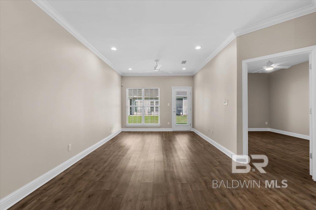 https://zimg.paragon.ice.com/ParagonImages/Property/PG/BCAR/391391/11/0/0/b802e684d4994c6cffd7dd74aabe0aef/7/b8d4aad44be535205ad49e4fb5329a95/391391-eb9e459c-c6b6-4aa6-a99c-0479f54001a9.JPG