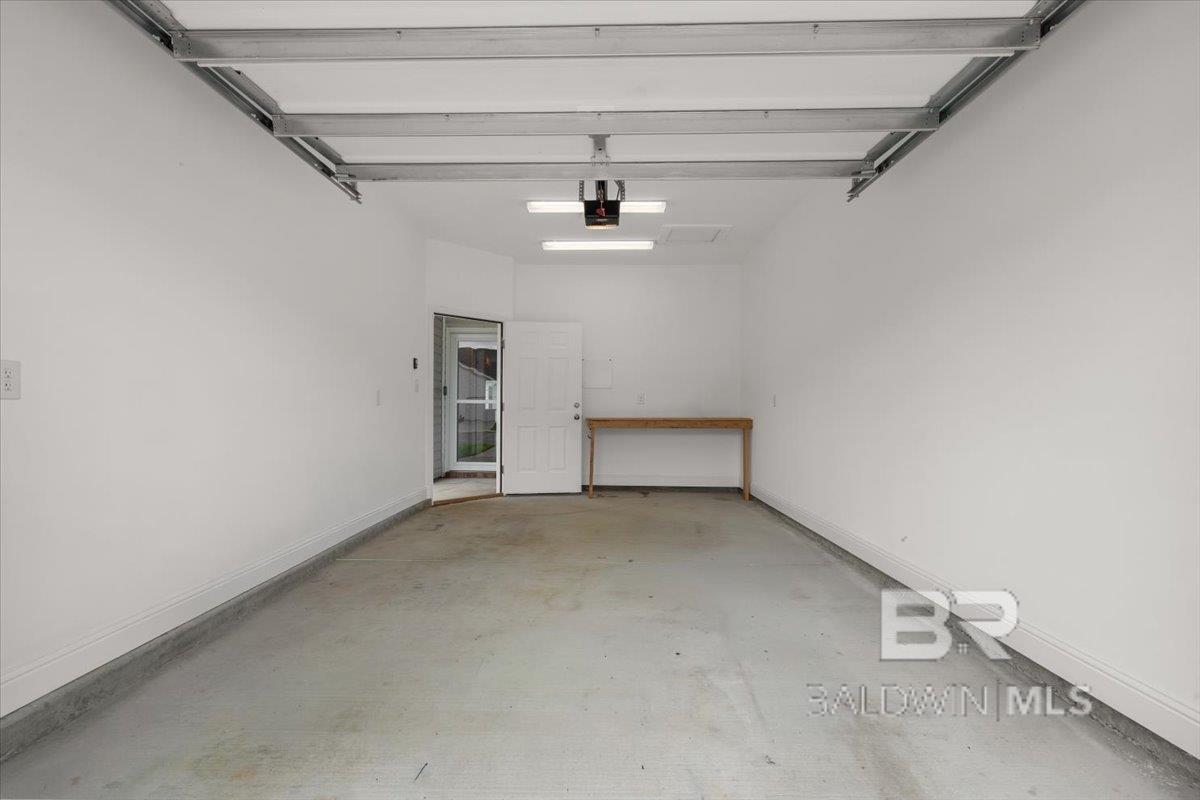 https://zimg.paragon.ice.com/ParagonImages/Property/PG/BCAR/391391/20/0/0/40cfc3f4db10d329e889d9dc8e946fd2/7/b8d4aad44be535205ad49e4fb5329a95/391391-54201ee4-2d93-4724-bd13-38eab683380f.JPG