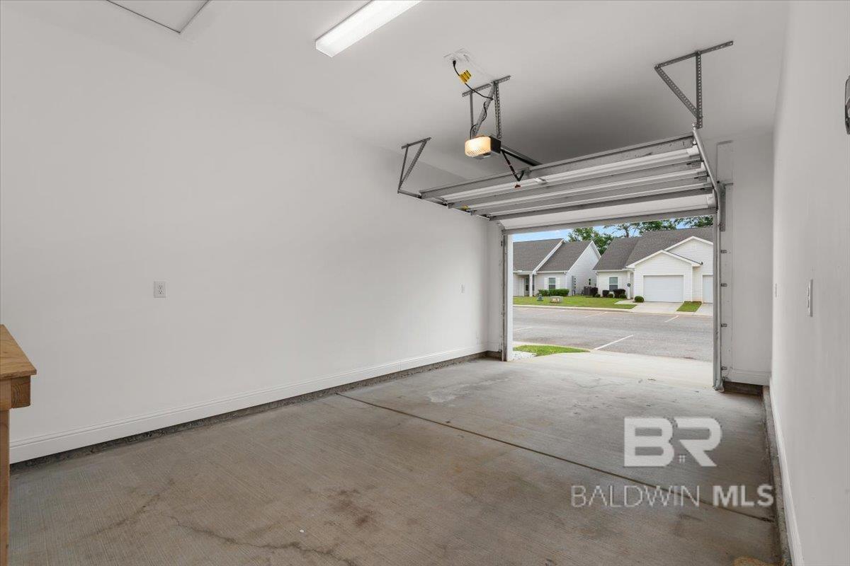https://zimg.paragon.ice.com/ParagonImages/Property/PG/BCAR/391391/21/0/0/b1026a4d786893d87c5581833307b2c9/7/b8d4aad44be535205ad49e4fb5329a95/391391-1977f8ca-4bfb-4a23-8664-cd803c211f63.JPG