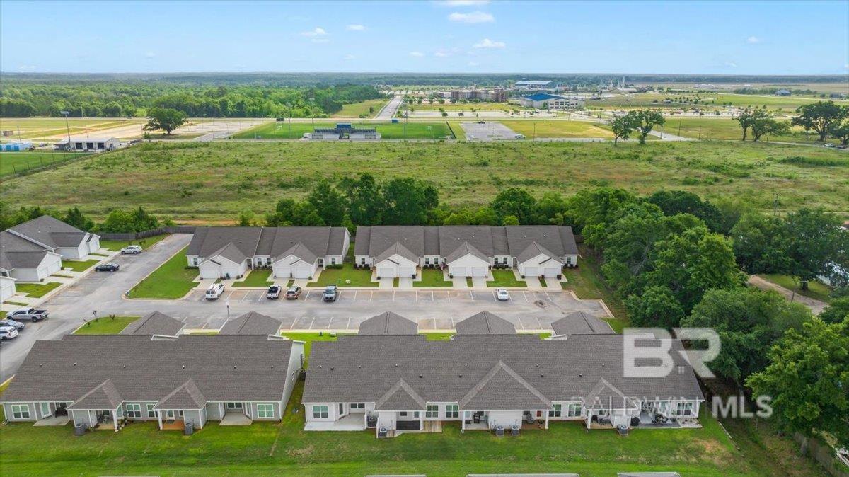 https://zimg.paragon.ice.com/ParagonImages/Property/PG/BCAR/391391/27/0/0/105f999140f9bcee882be260c98a74af/7/b8d4aad44be535205ad49e4fb5329a95/391391-59cccce0-7053-459b-8670-ba91dafbb748.JPG