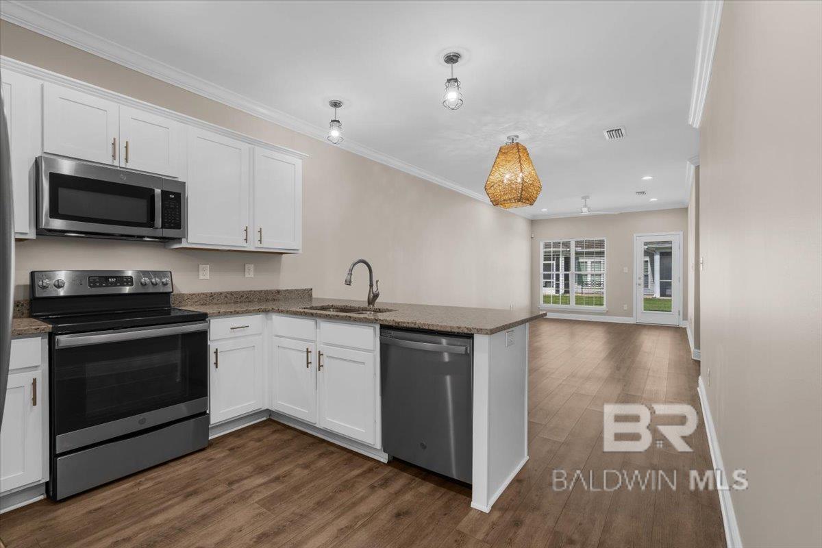 https://zimg.paragon.ice.com/ParagonImages/Property/PG/BCAR/391391/4/0/0/11ec27bcab9955f99dd3d99e9831d3f3/7/b8d4aad44be535205ad49e4fb5329a95/391391-f6d6a6e0-ff10-46a0-ac4b-2dde3a934a45.JPG