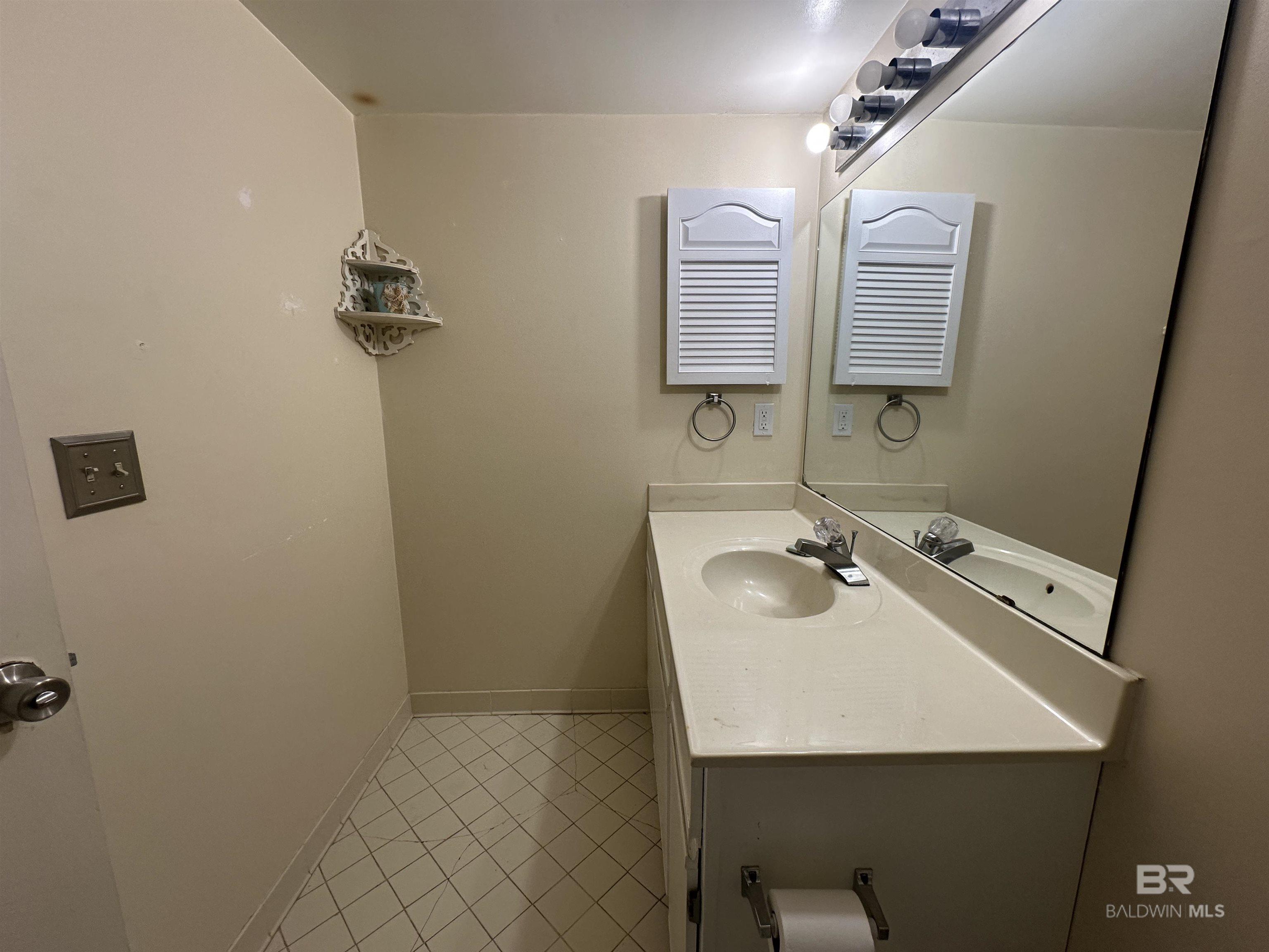 14100 River Road UNIT 114- a building, Perdido Key, FL, 32507
