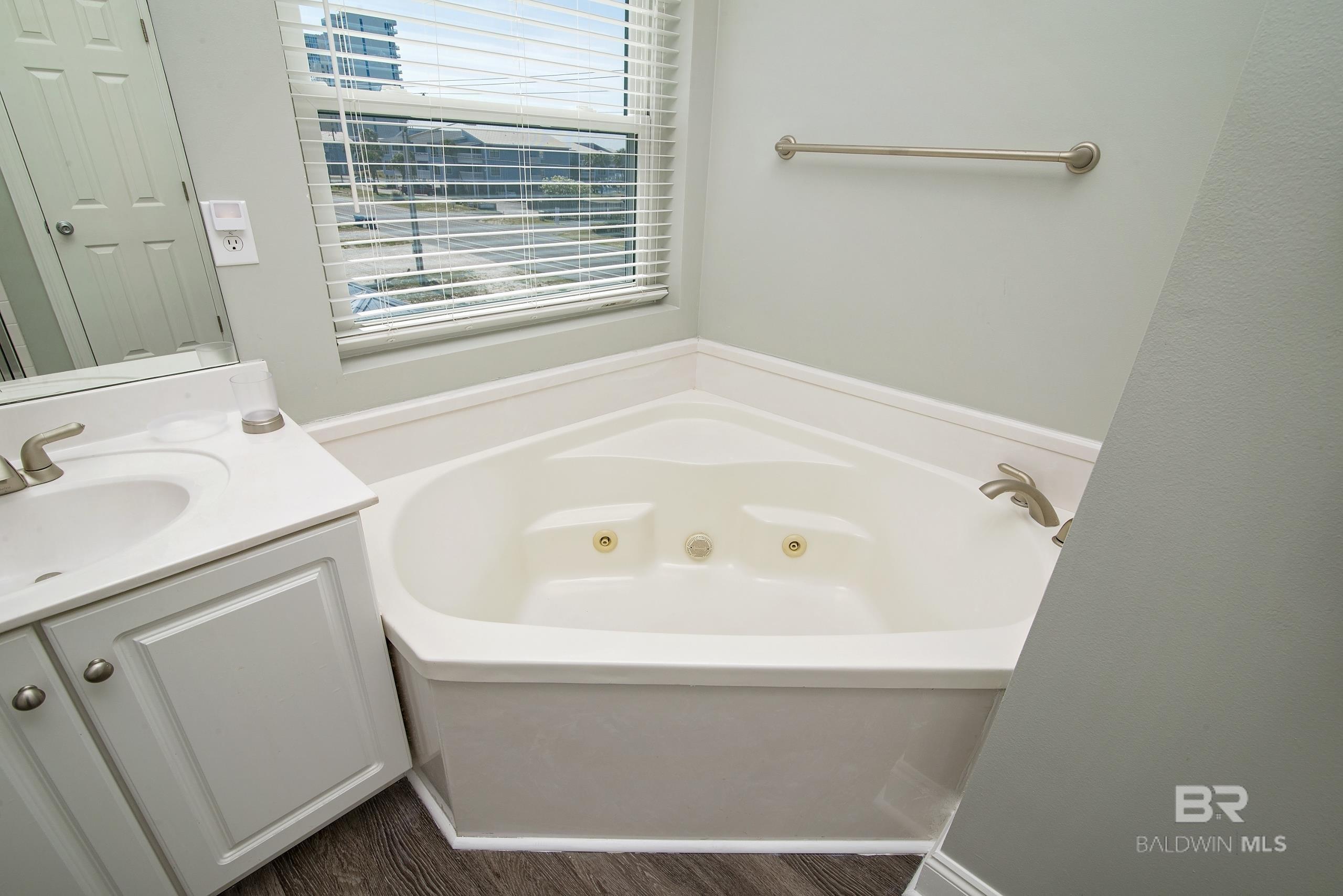 1833 W Beach Boulevard, Gulf Shores, AL, 36542