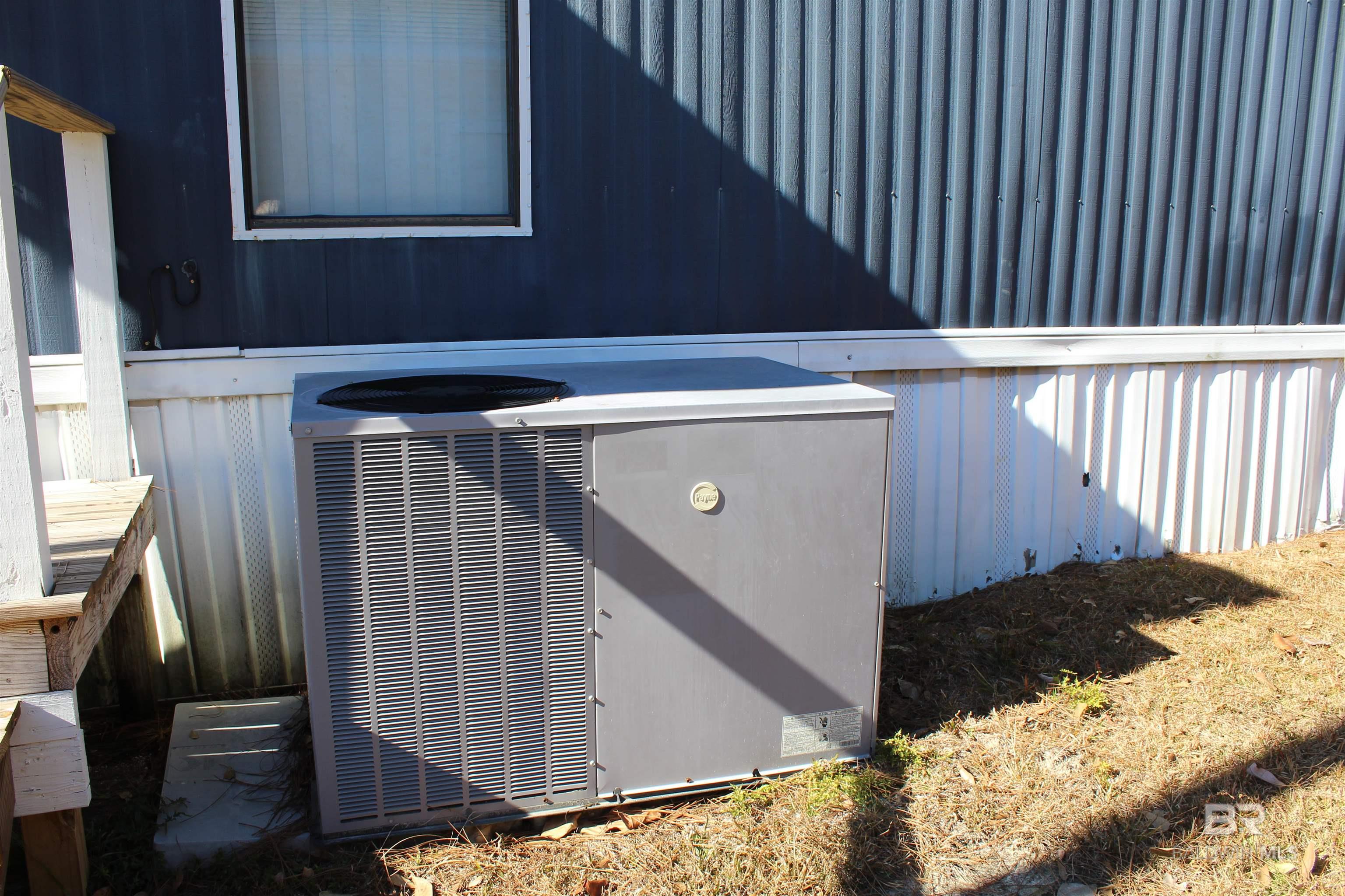 1326 Ridgewood Drive, Lillian, AL, 36549